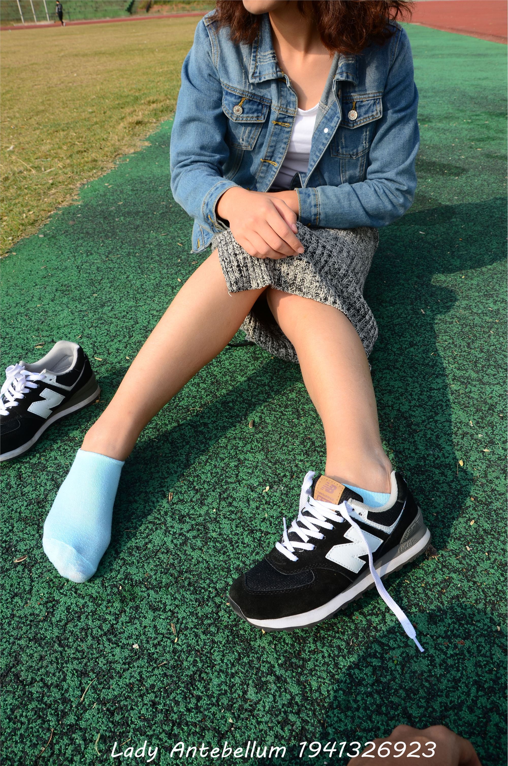 [战前女神] 恋足美腿棉袜女神级摄影套图 007