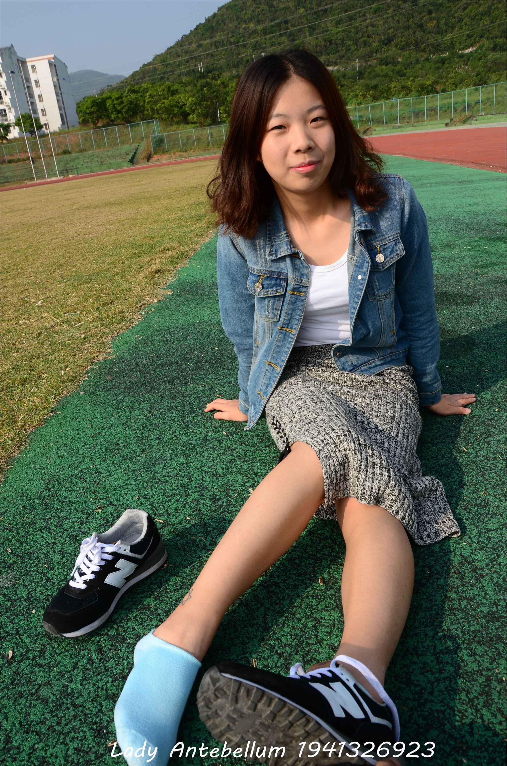 [战前女神] 恋足美腿棉袜女神级摄影套图 007