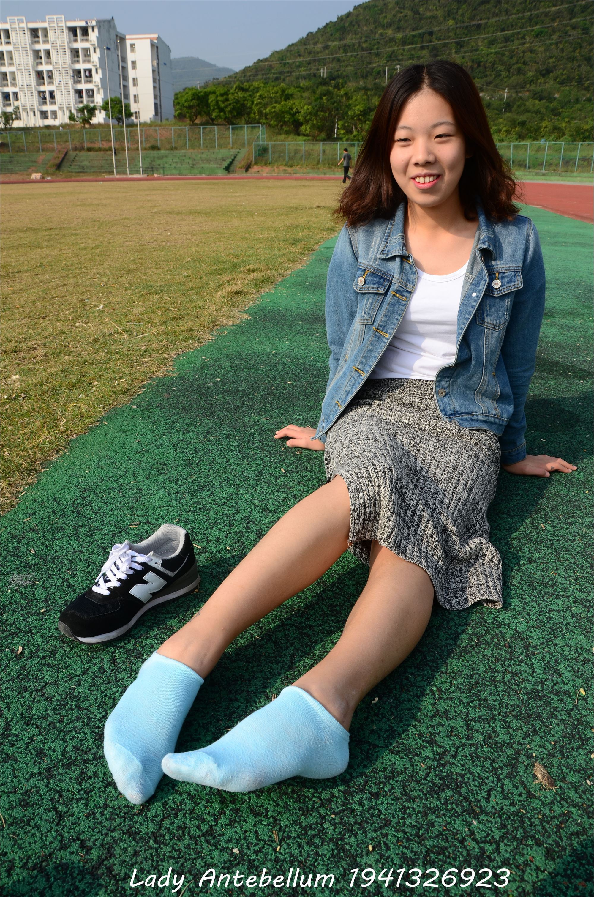 [战前女神] 恋足美腿棉袜女神级摄影套图 007