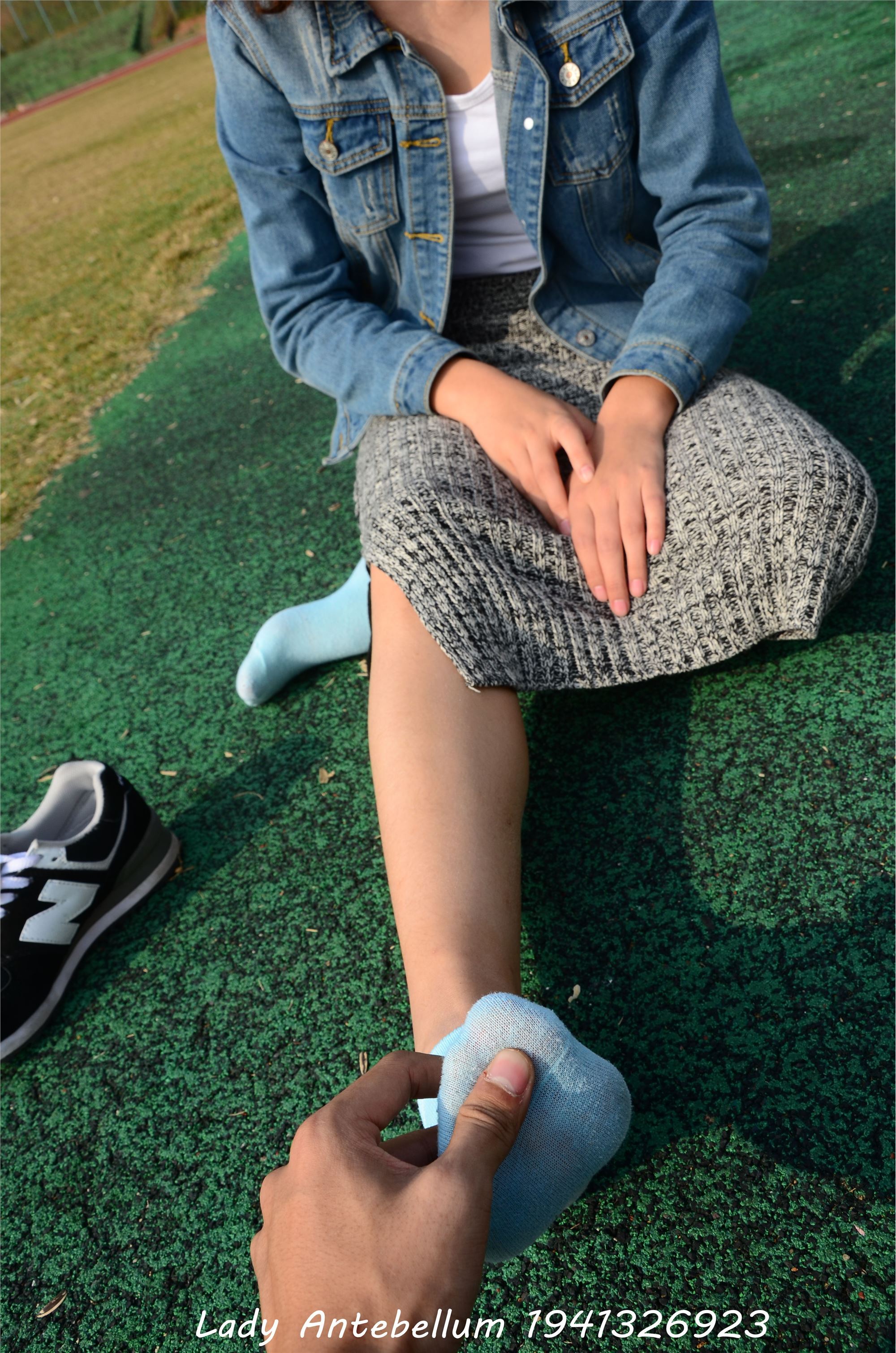 [战前女神] 恋足美腿棉袜女神级摄影套图 007