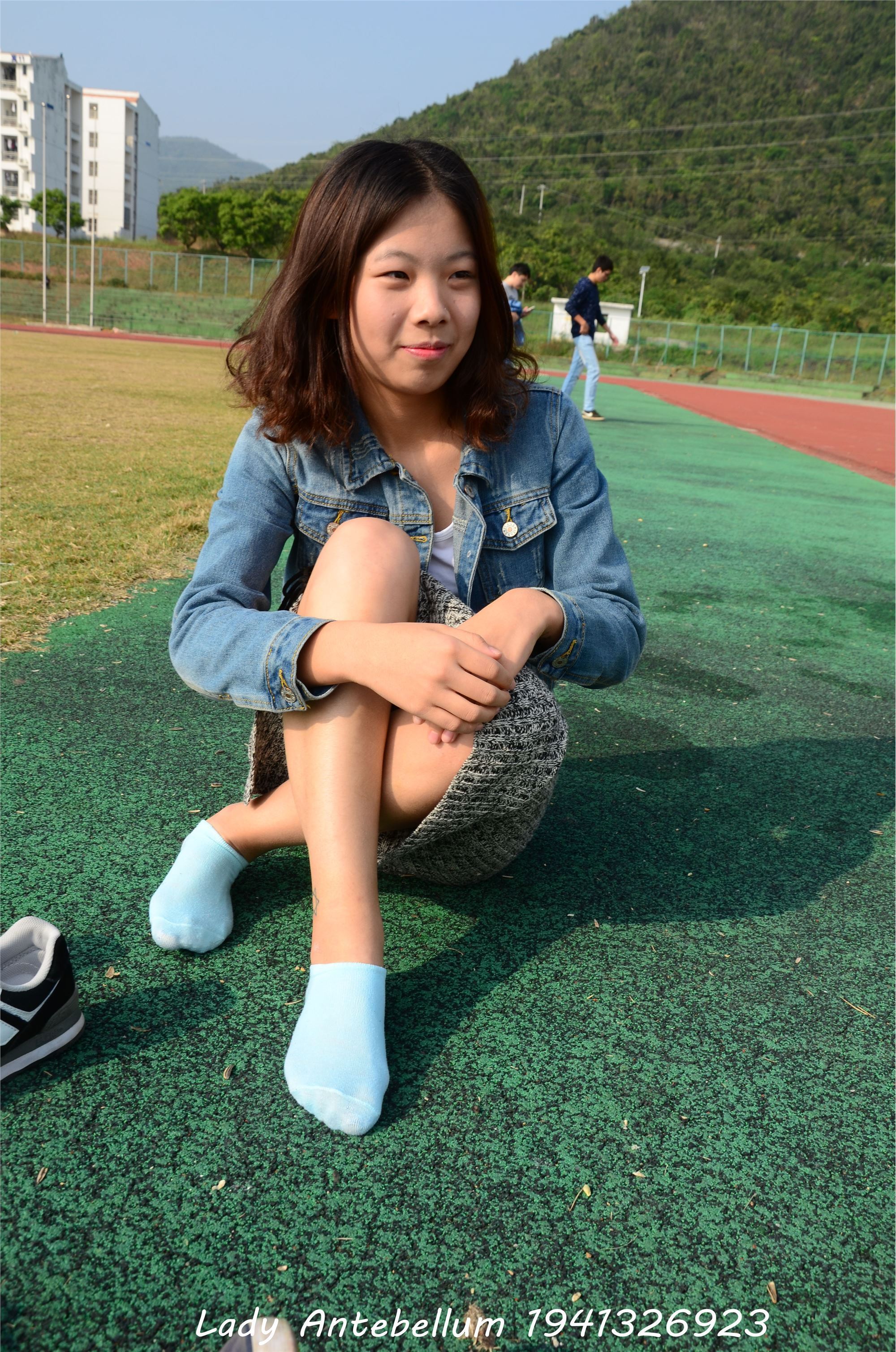 [战前女神] 恋足美腿棉袜女神级摄影套图 007