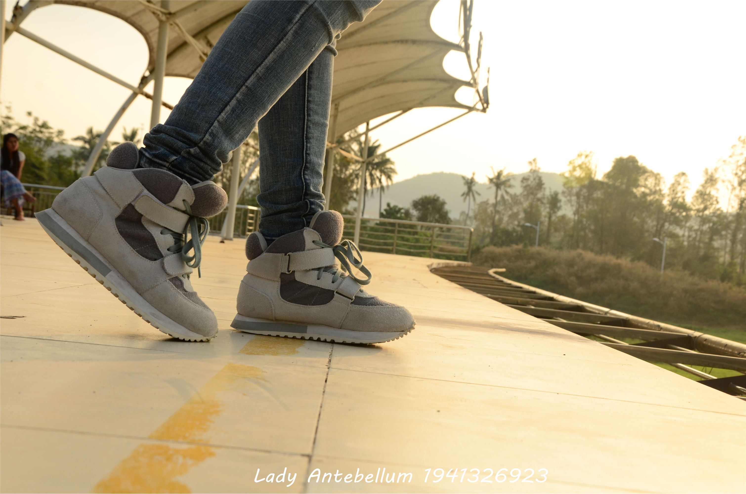 [战前女神] 恋足美腿棉袜女神级摄影套图 008