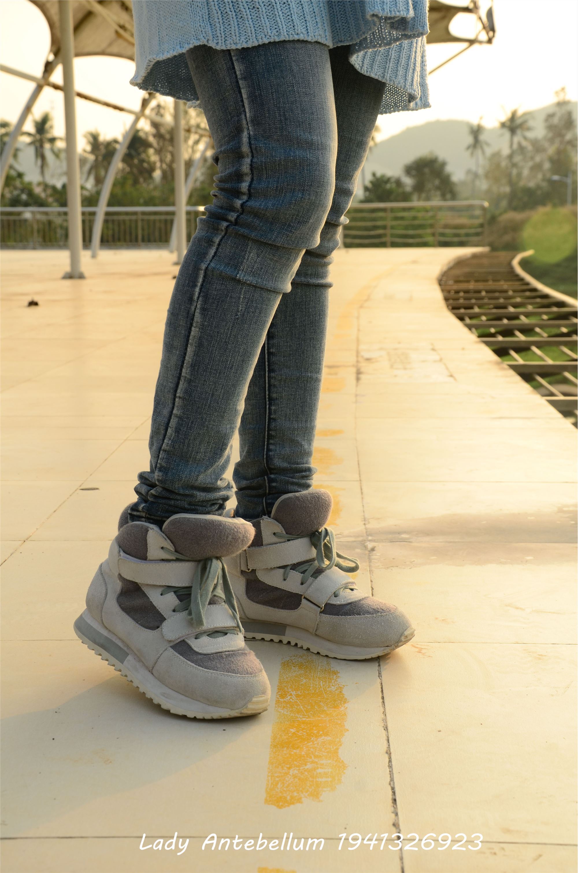 [战前女神] 恋足美腿棉袜女神级摄影套图 008