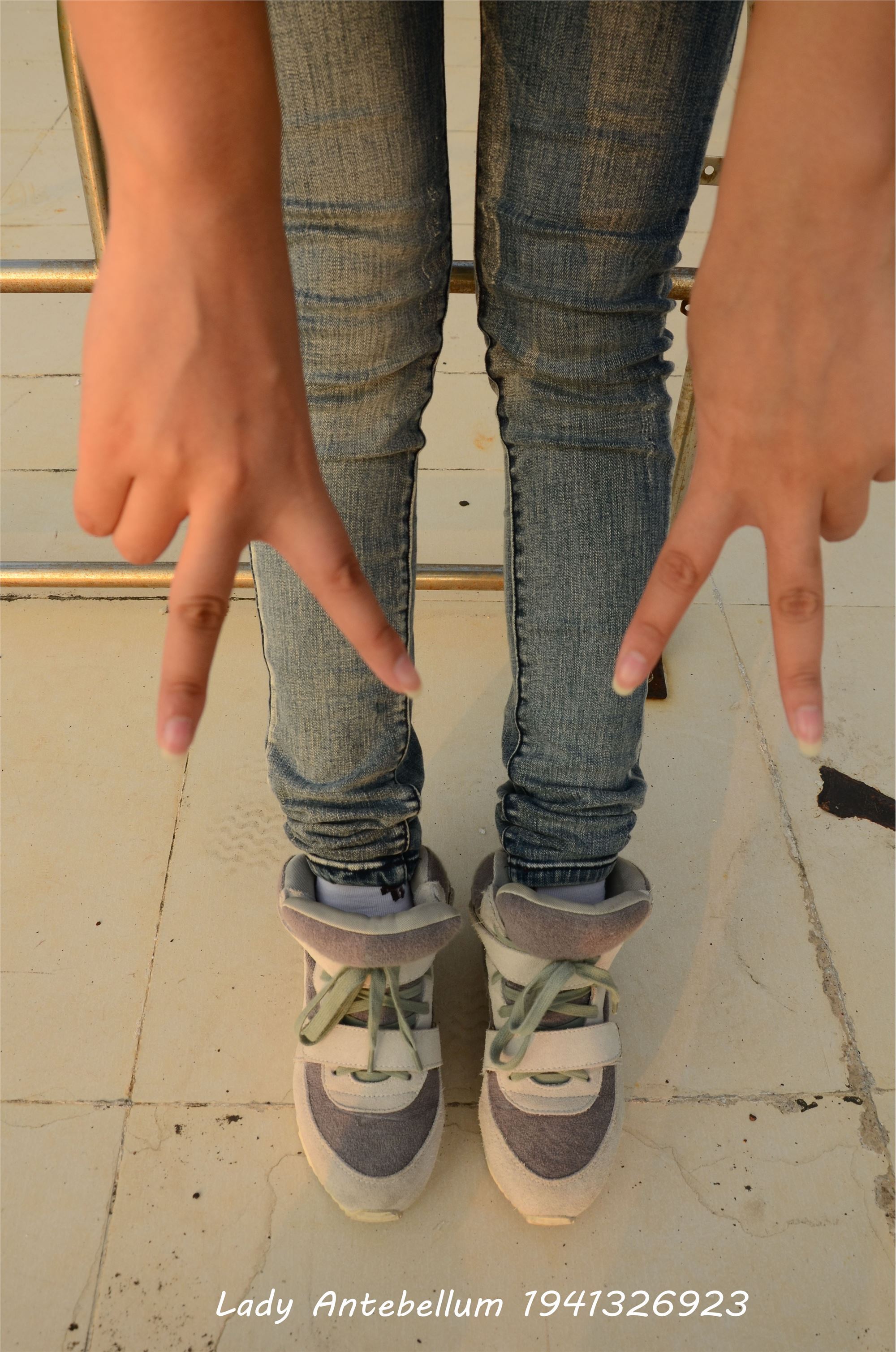 [战前女神] 恋足美腿棉袜女神级摄影套图 008