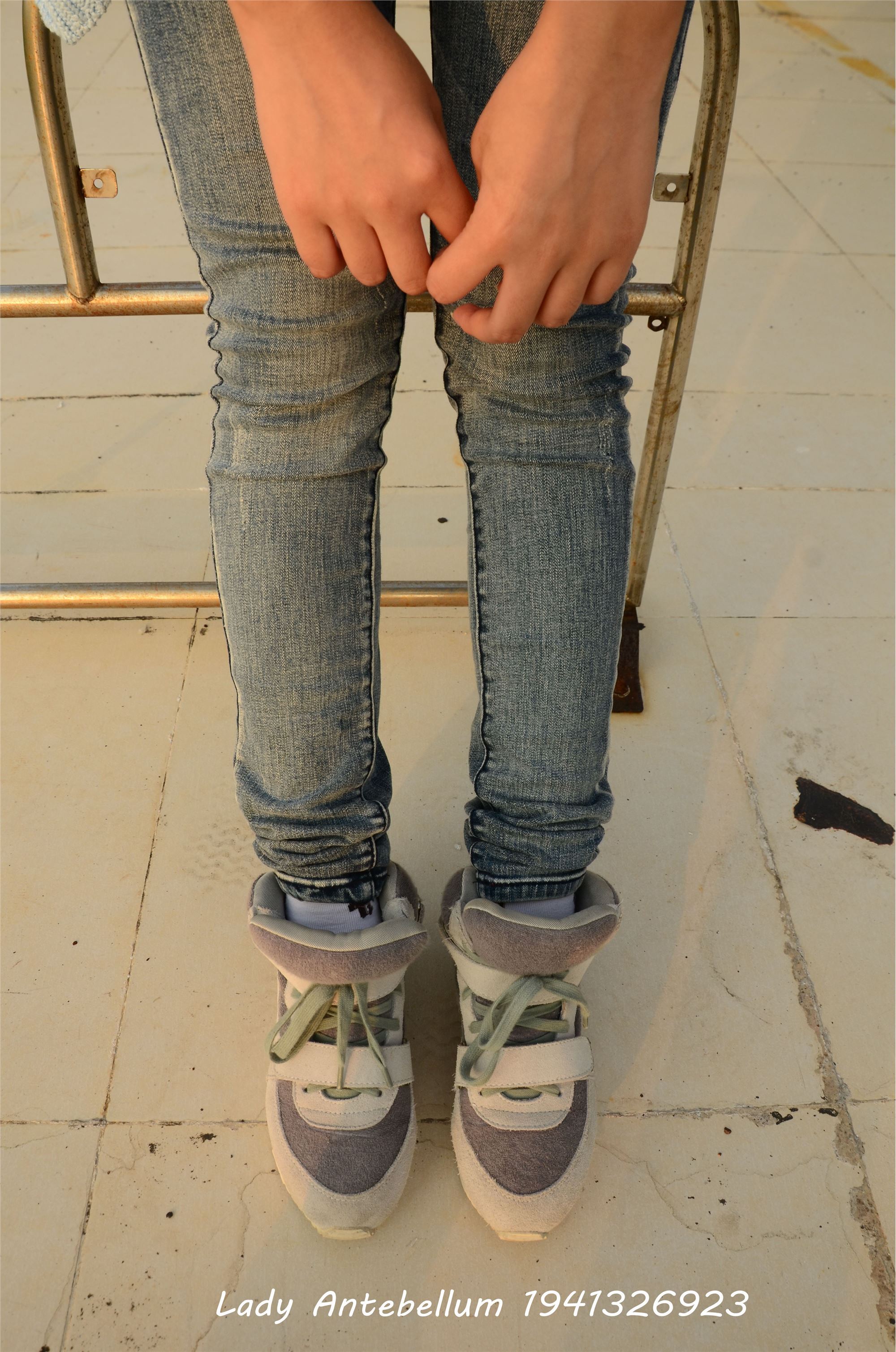 [战前女神] 恋足美腿棉袜女神级摄影套图 008