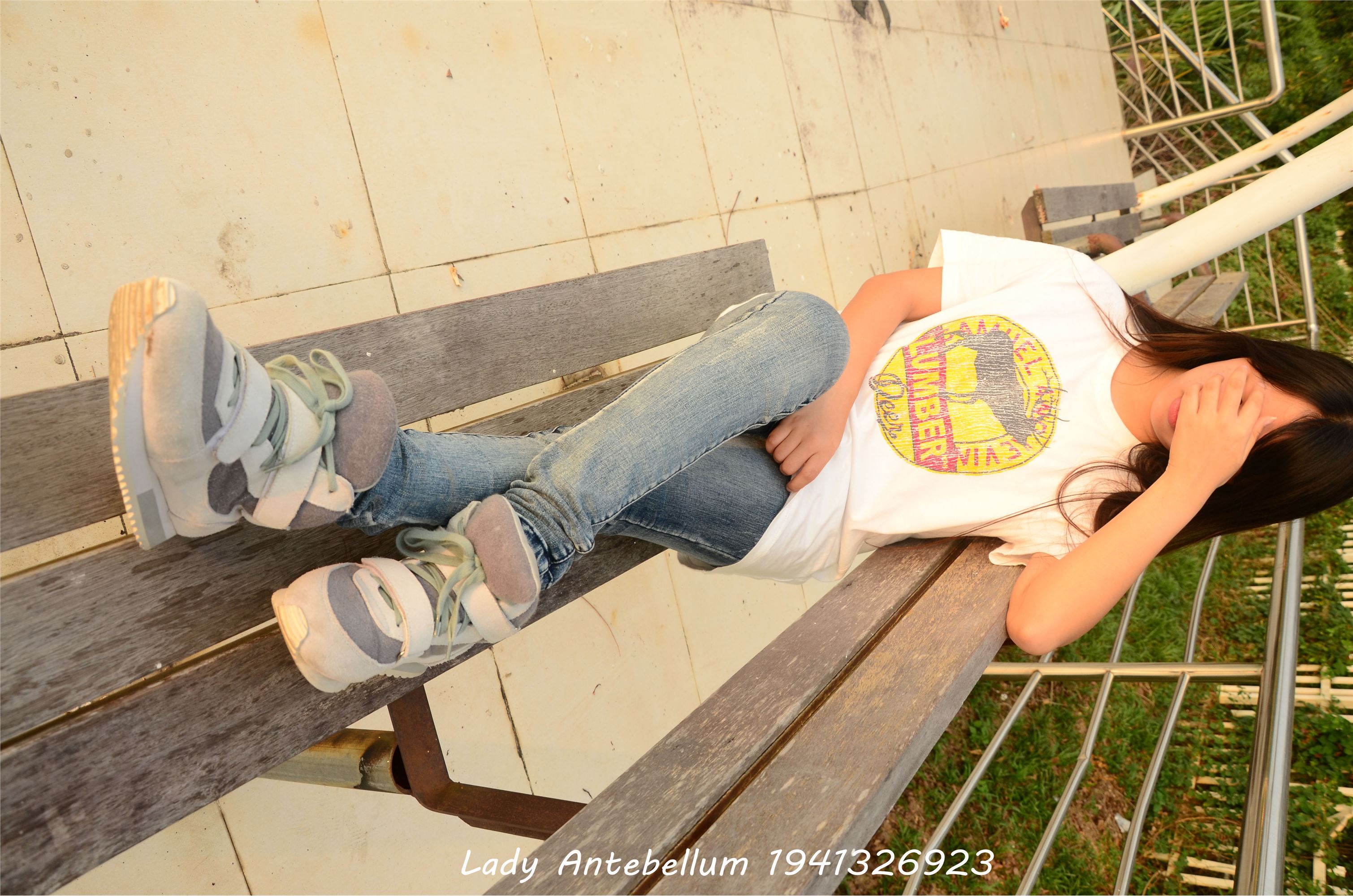 [战前女神] 恋足美腿棉袜女神级摄影套图 008