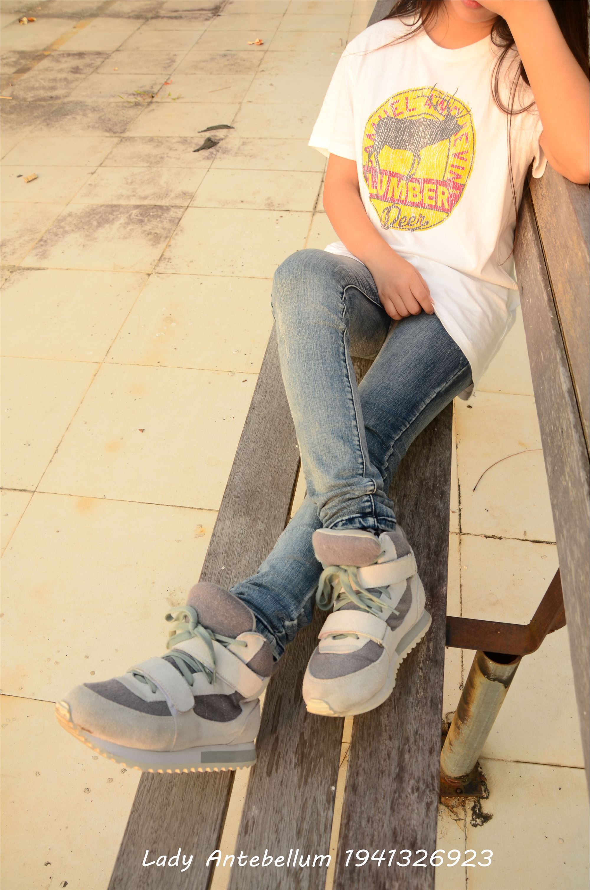 [战前女神] 恋足美腿棉袜女神级摄影套图 008