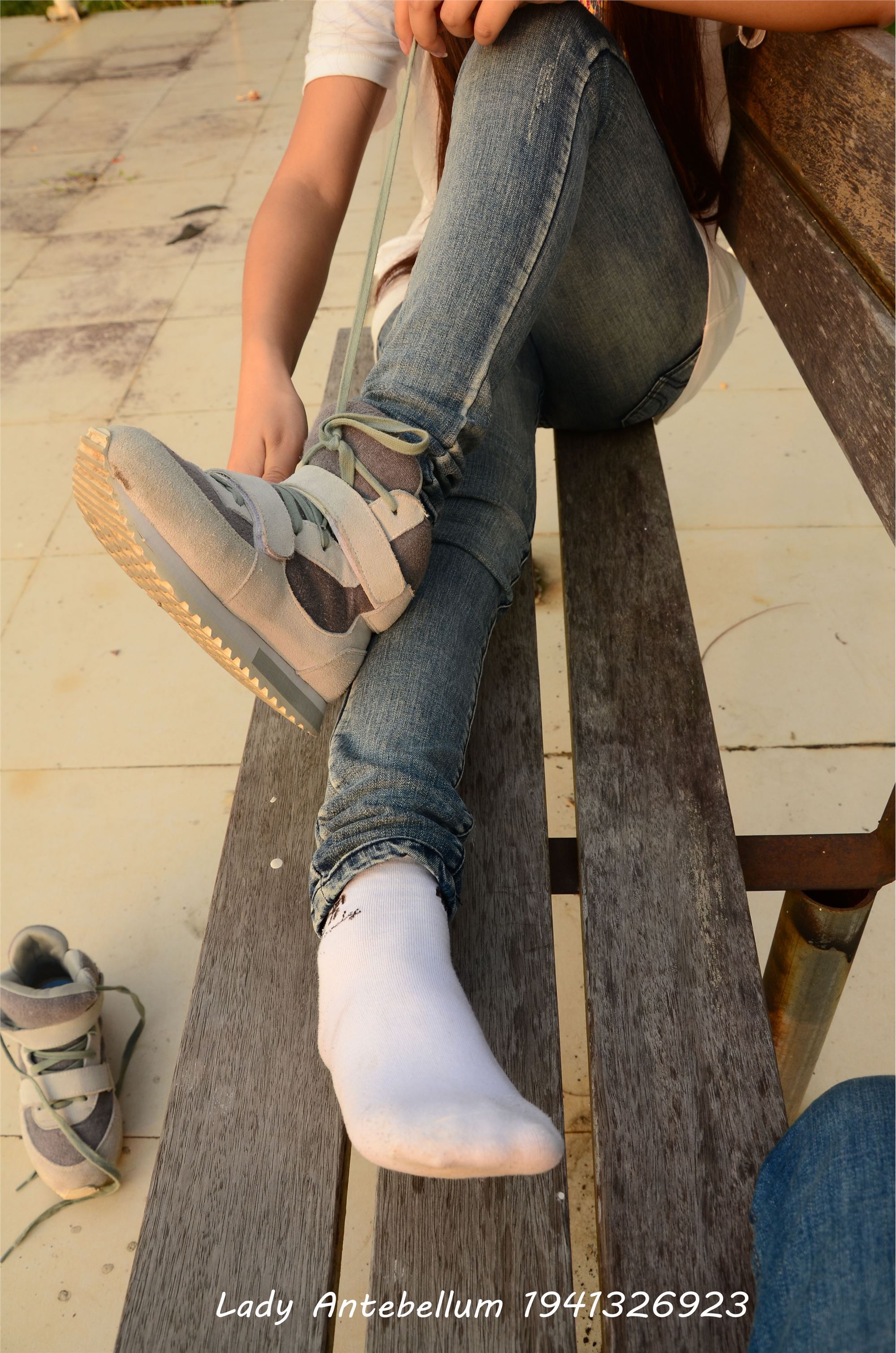 [战前女神] 恋足美腿棉袜女神级摄影套图 008