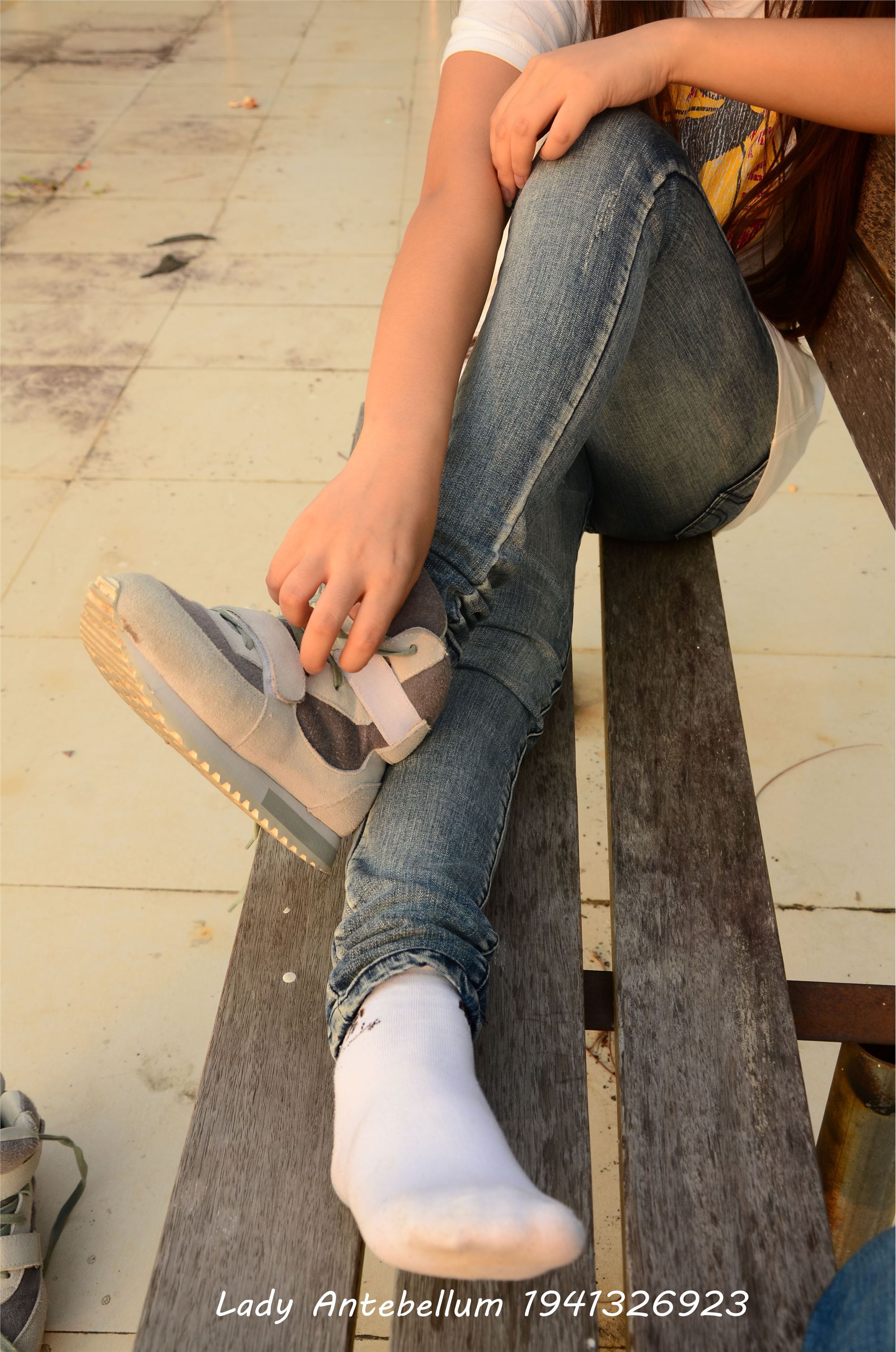 [战前女神] 恋足美腿棉袜女神级摄影套图 008