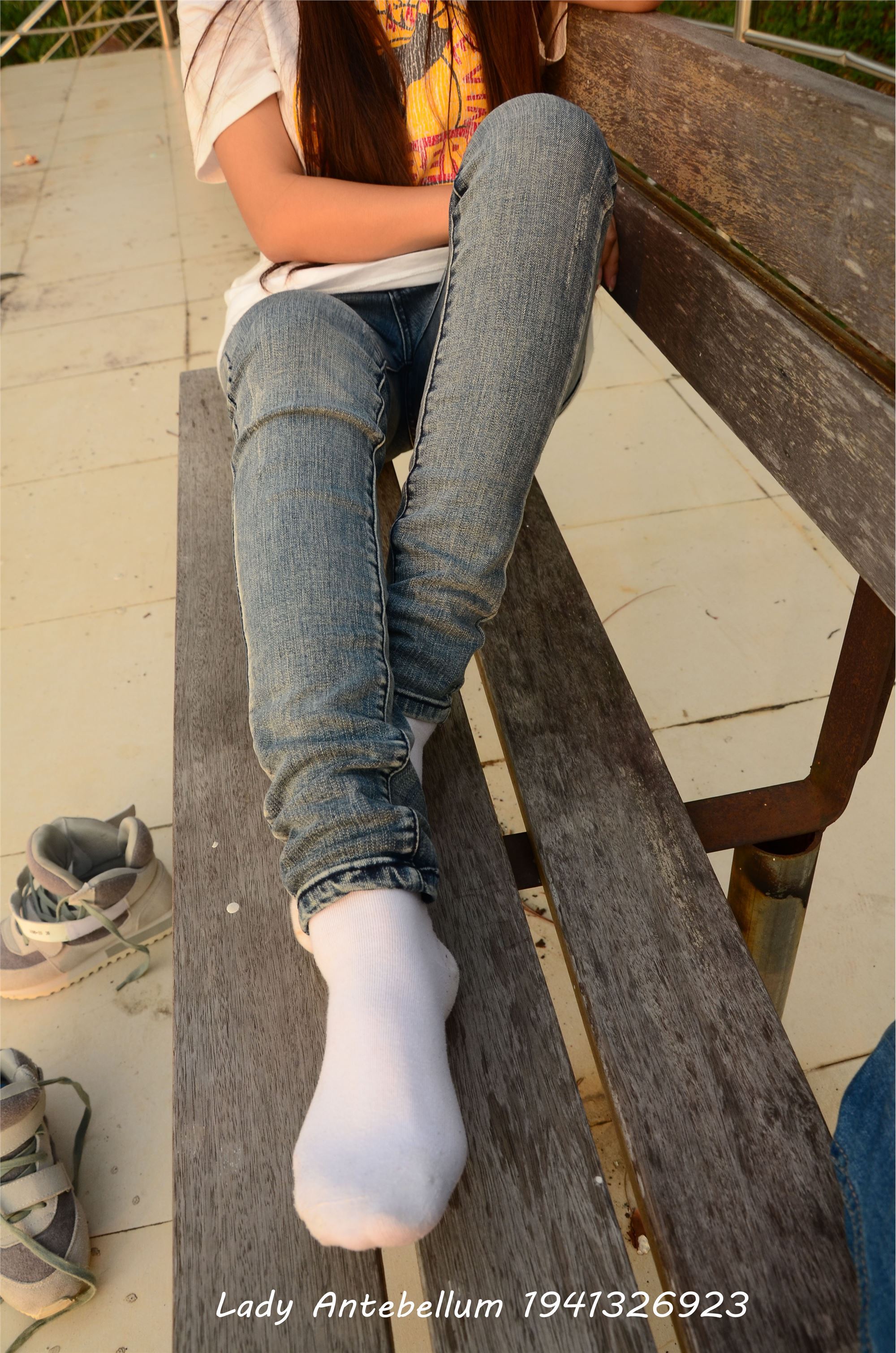 [战前女神] 恋足美腿棉袜女神级摄影套图 008