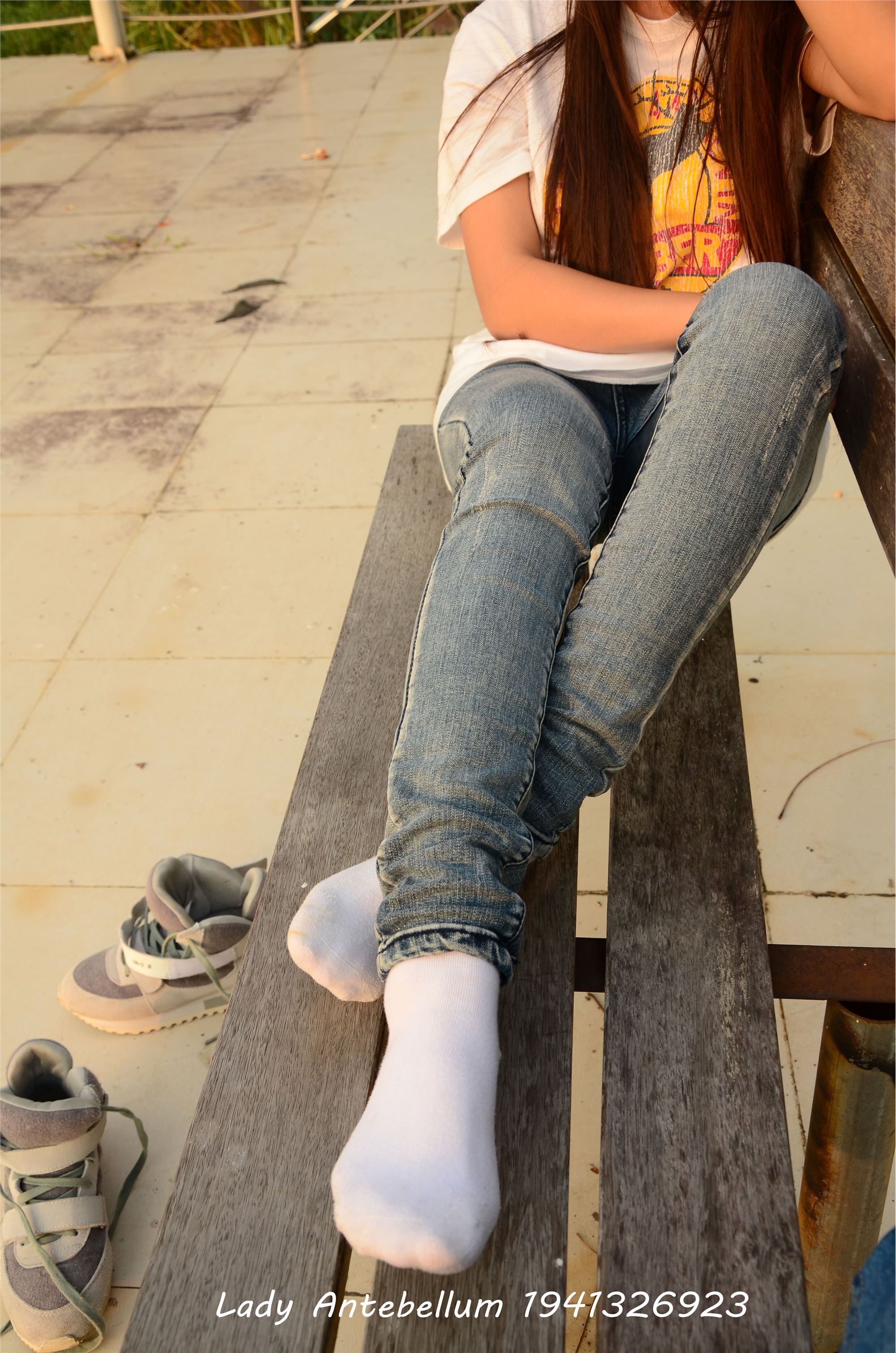 [战前女神] 恋足美腿棉袜女神级摄影套图 008