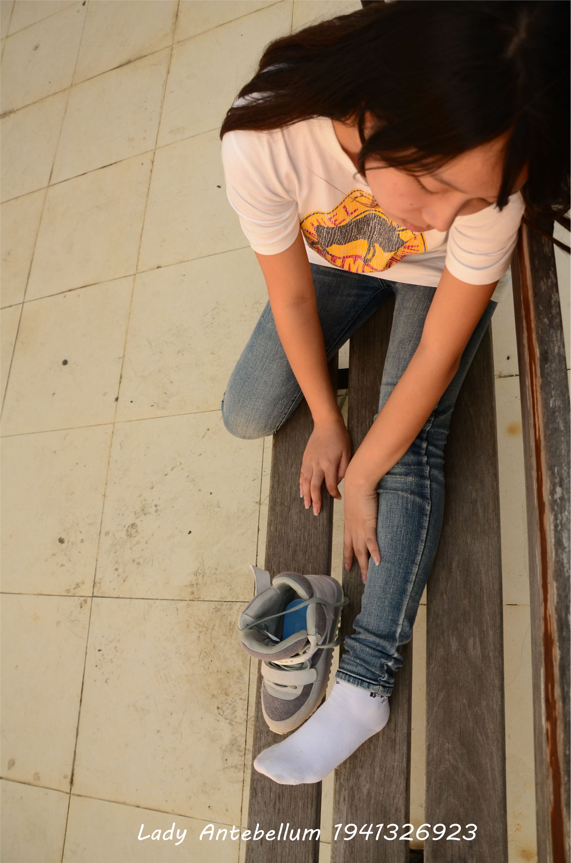 [战前女神] 恋足美腿棉袜女神级摄影套图 008