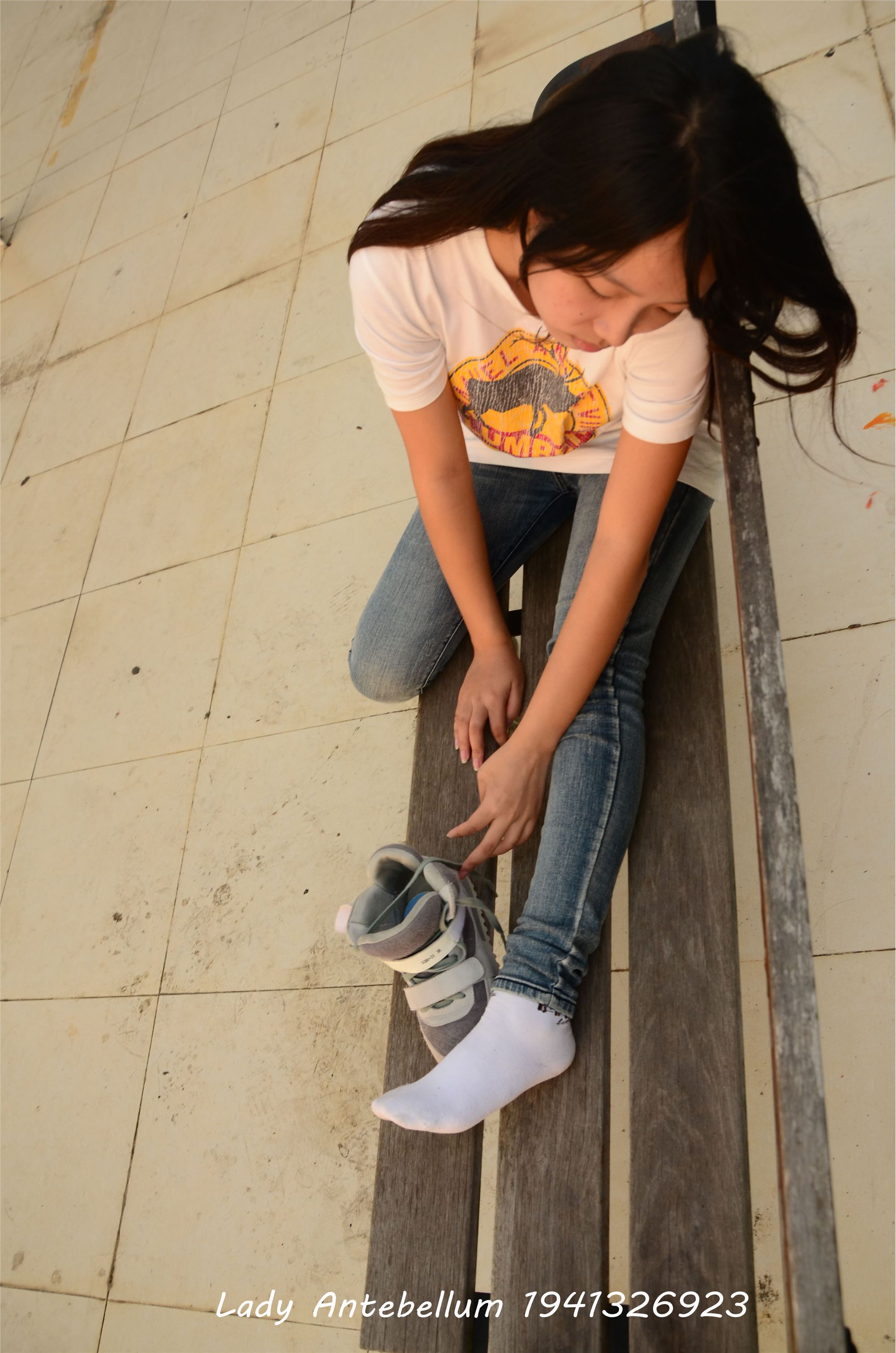 [战前女神] 恋足美腿棉袜女神级摄影套图 008