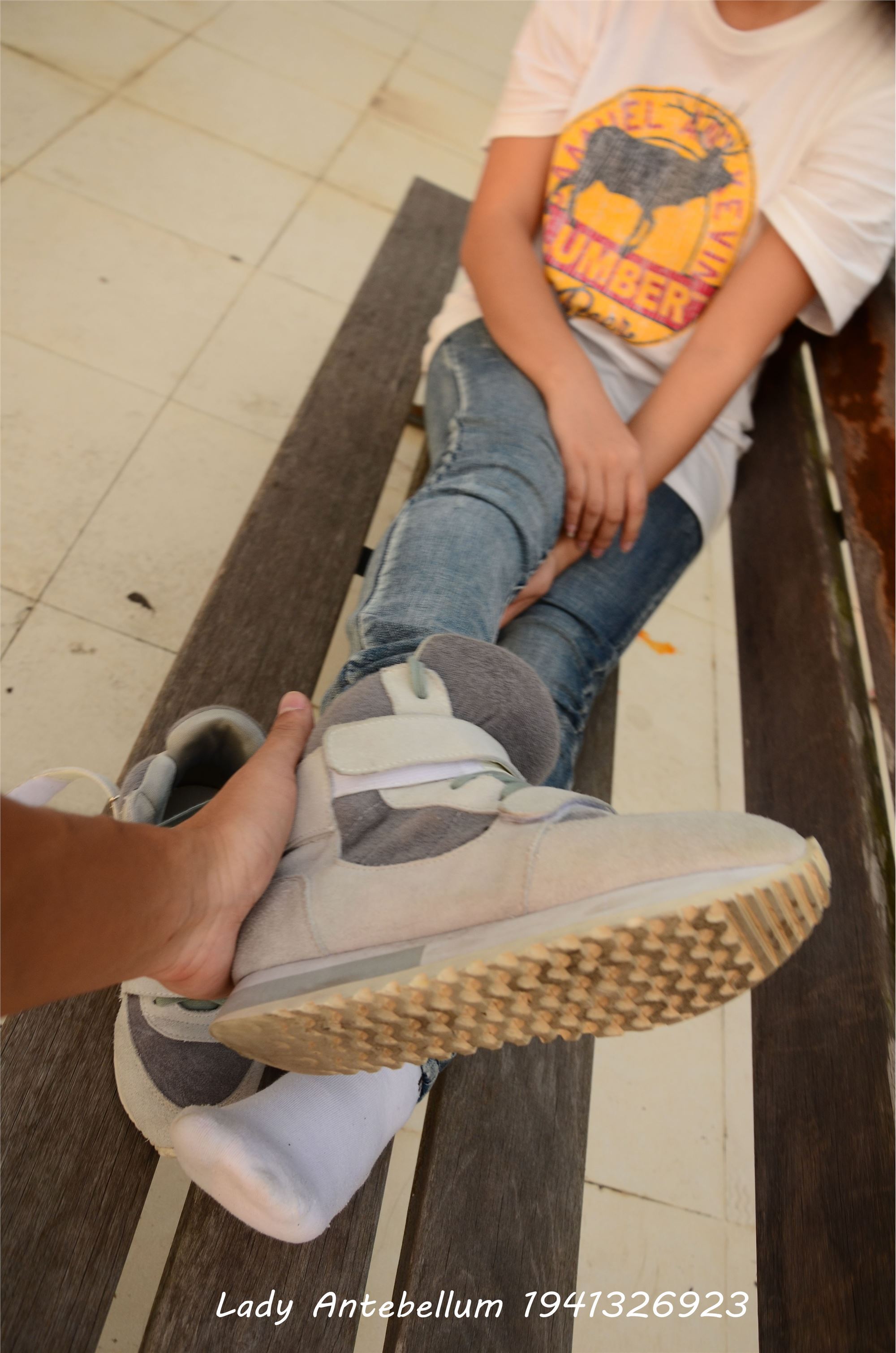 [战前女神] 恋足美腿棉袜女神级摄影套图 008