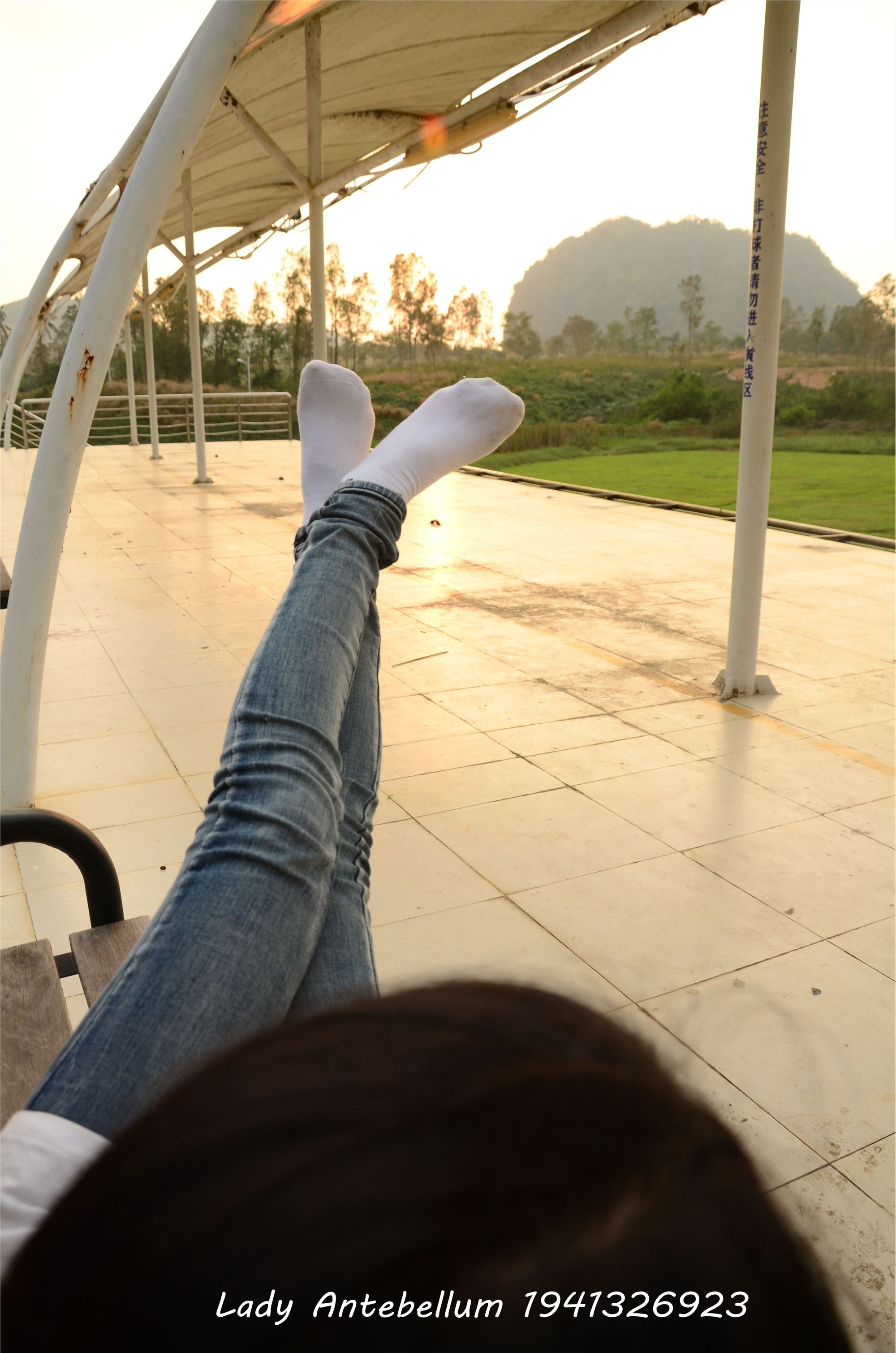 [战前女神] 恋足美腿棉袜女神级摄影套图 008