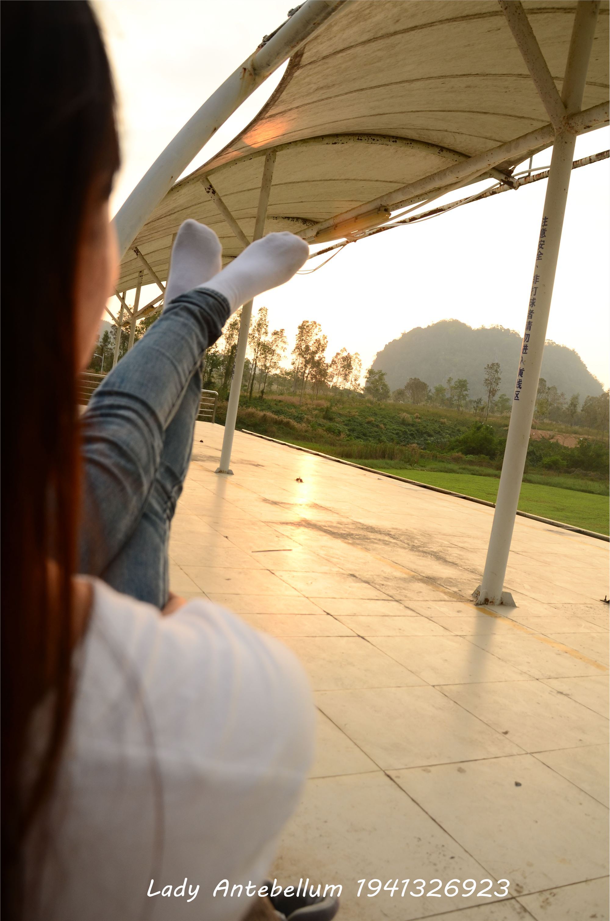 [战前女神] 恋足美腿棉袜女神级摄影套图 008