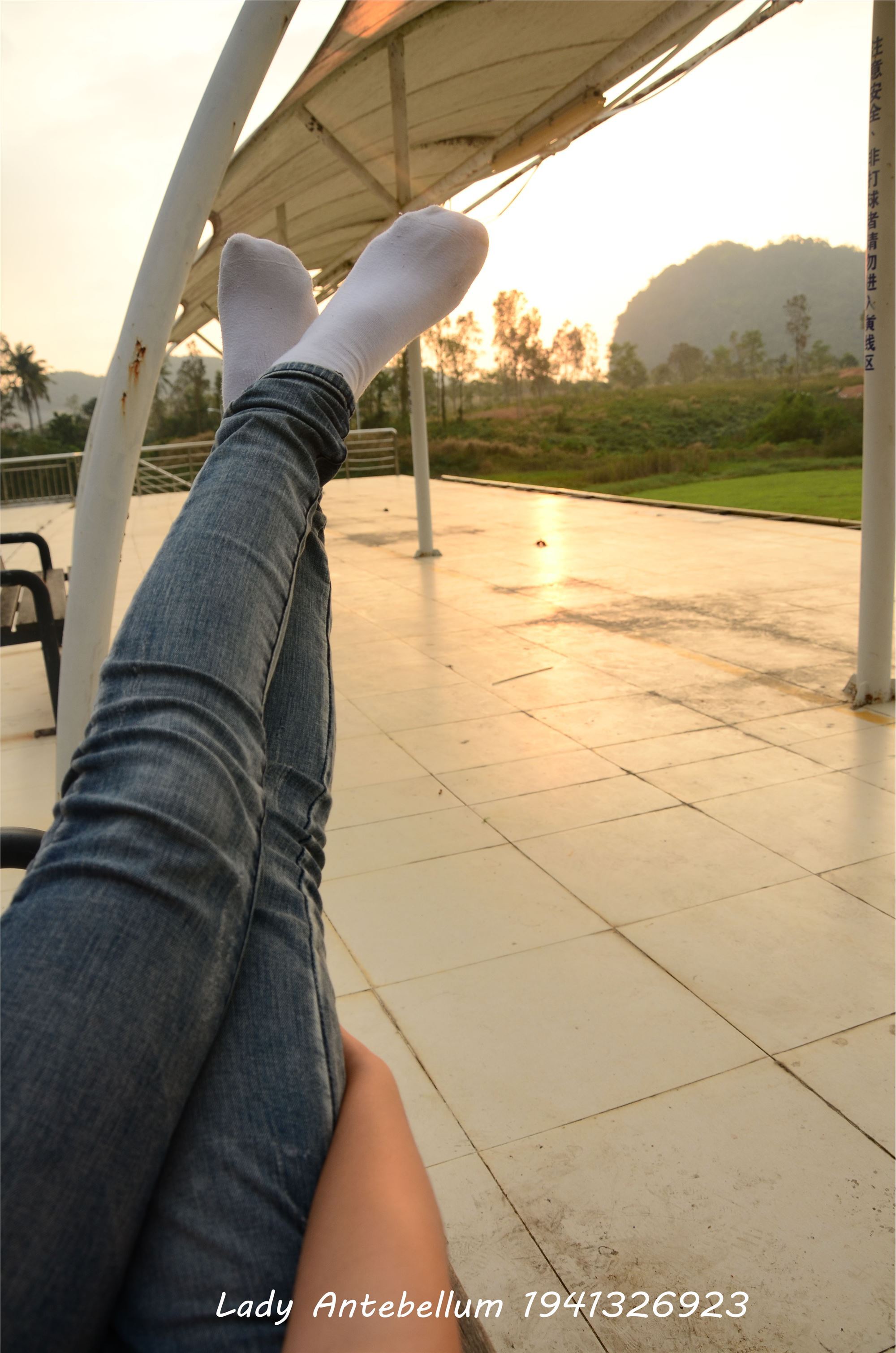 [战前女神] 恋足美腿棉袜女神级摄影套图 008