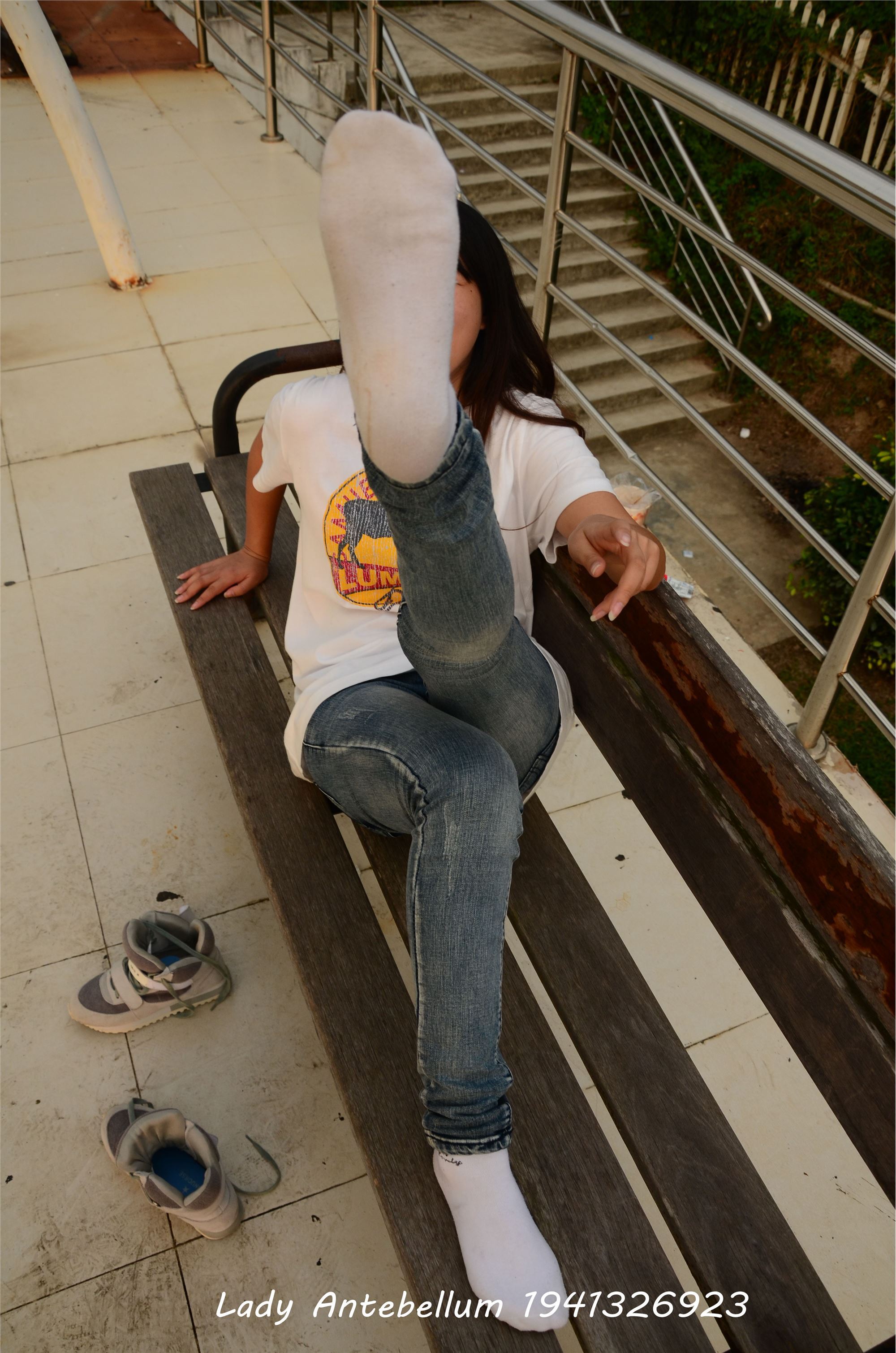 [战前女神] 恋足美腿棉袜女神级摄影套图 008