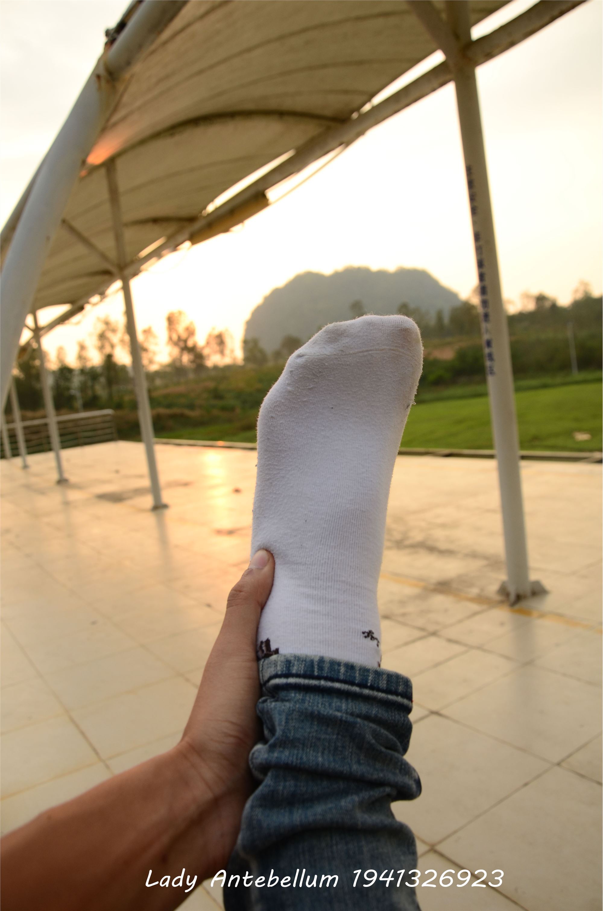 [战前女神] 恋足美腿棉袜女神级摄影套图 008