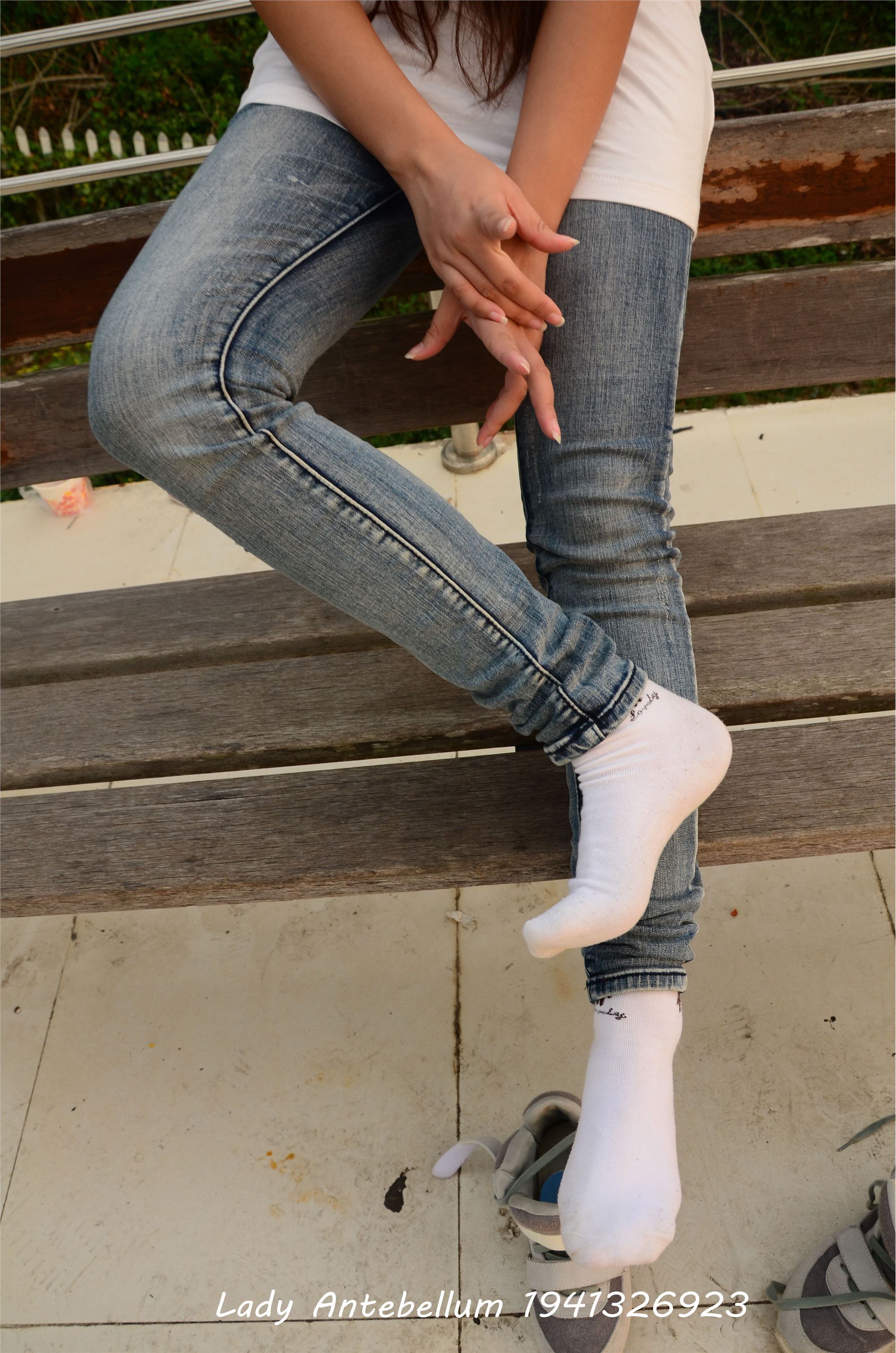 [战前女神] 恋足美腿棉袜女神级摄影套图 008