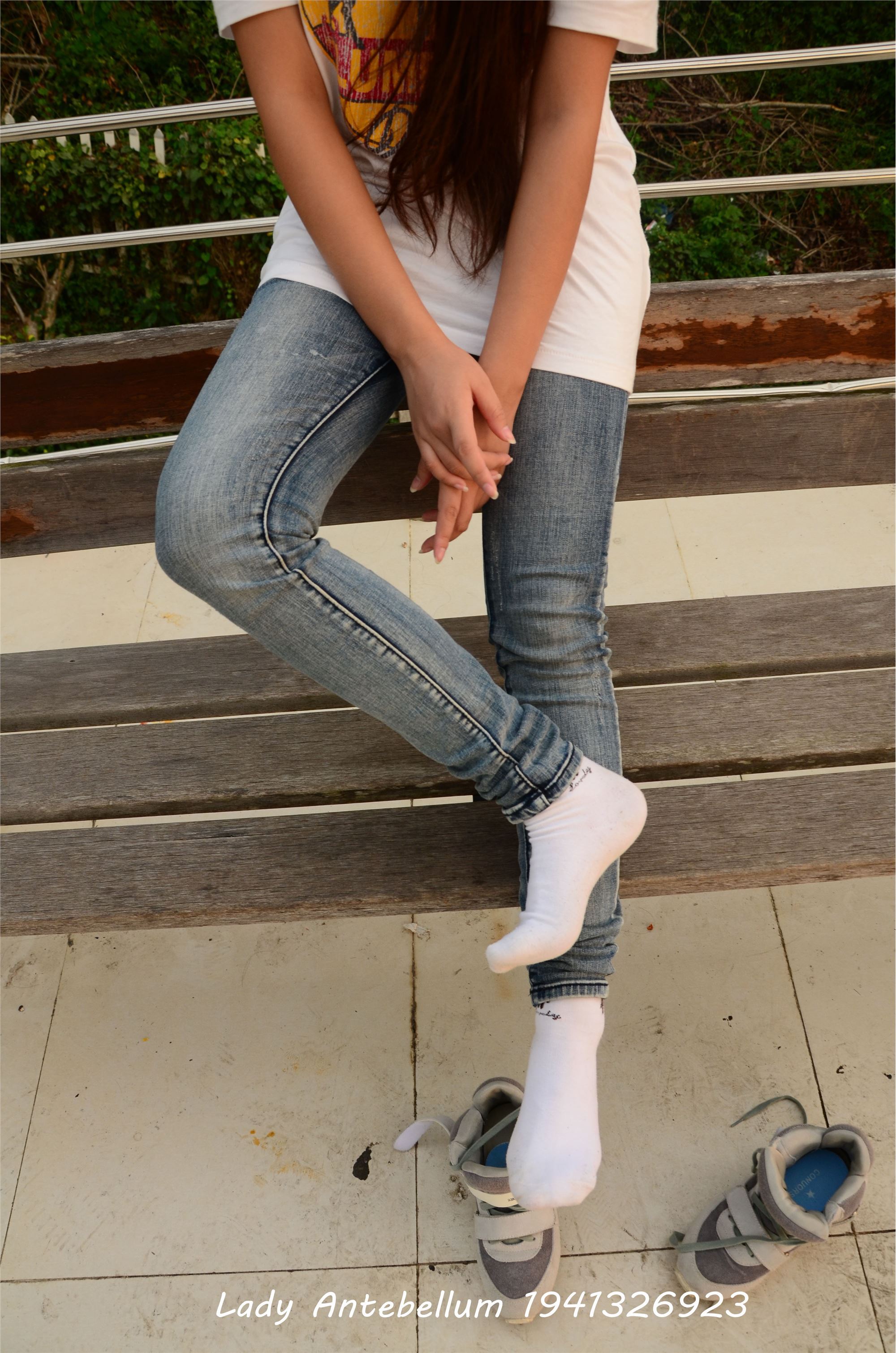 [战前女神] 恋足美腿棉袜女神级摄影套图 008