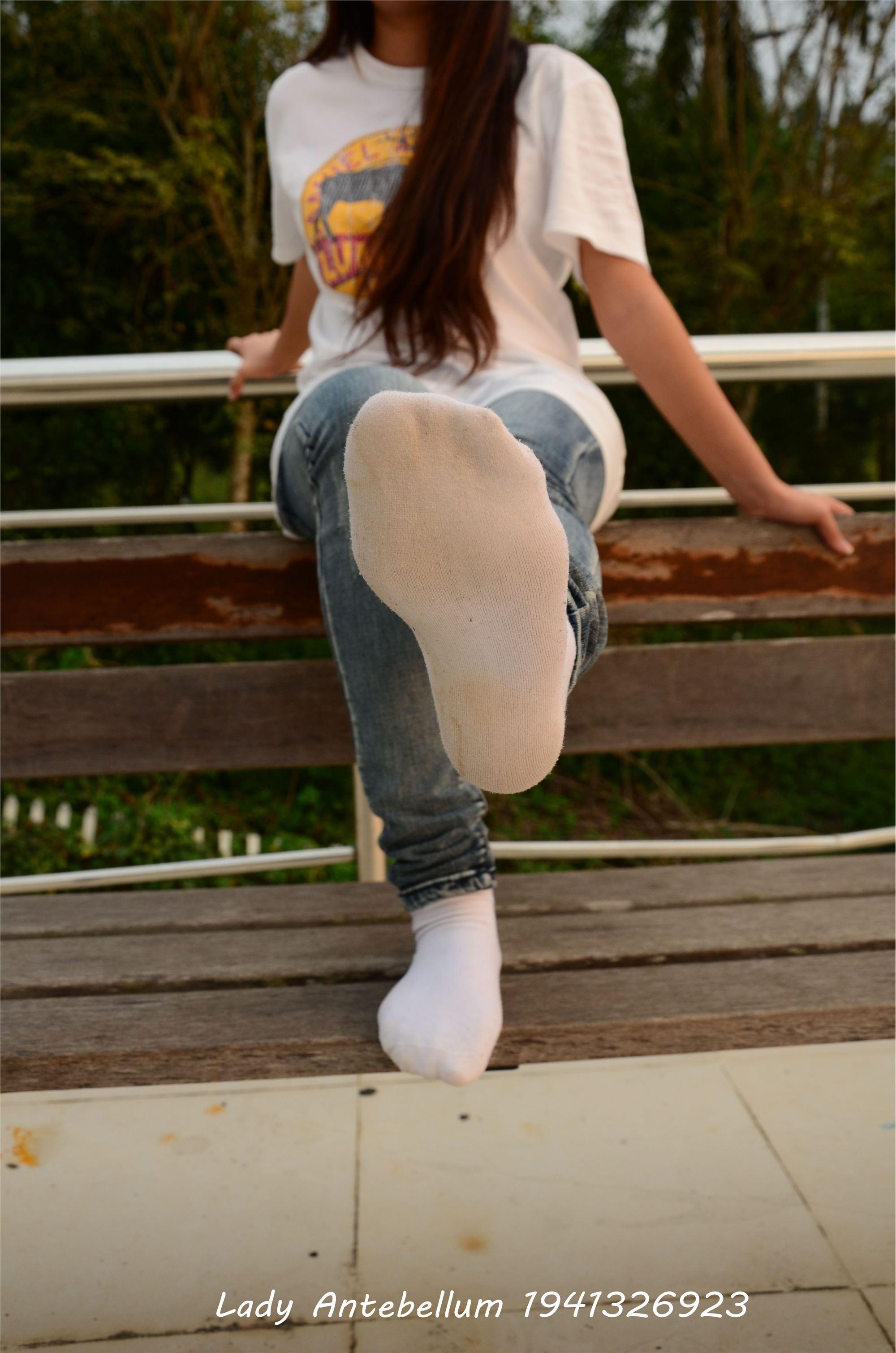 [战前女神] 恋足美腿棉袜女神级摄影套图 008