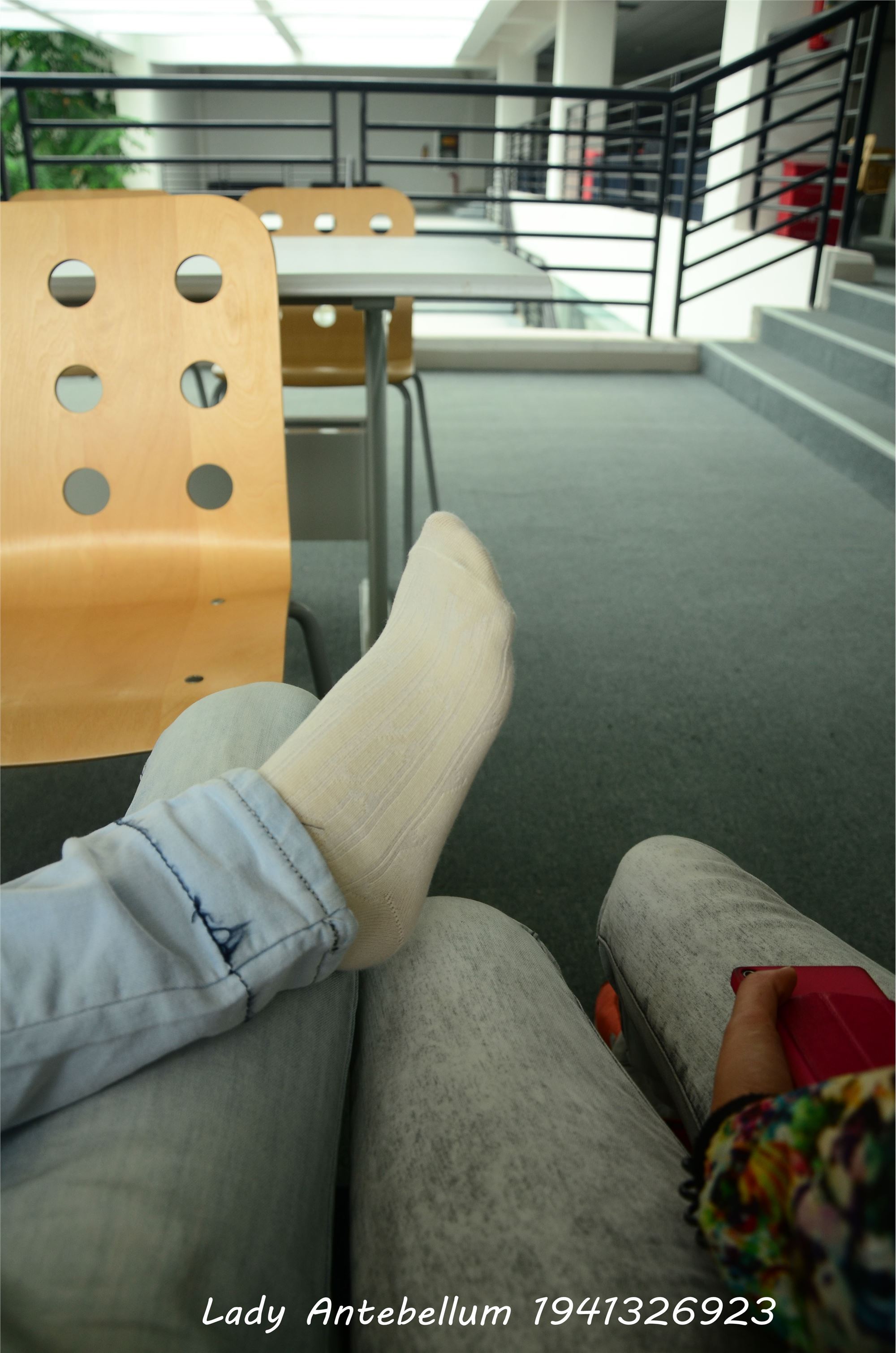 [战前女神] 恋足美腿棉袜女神级摄影套图 010