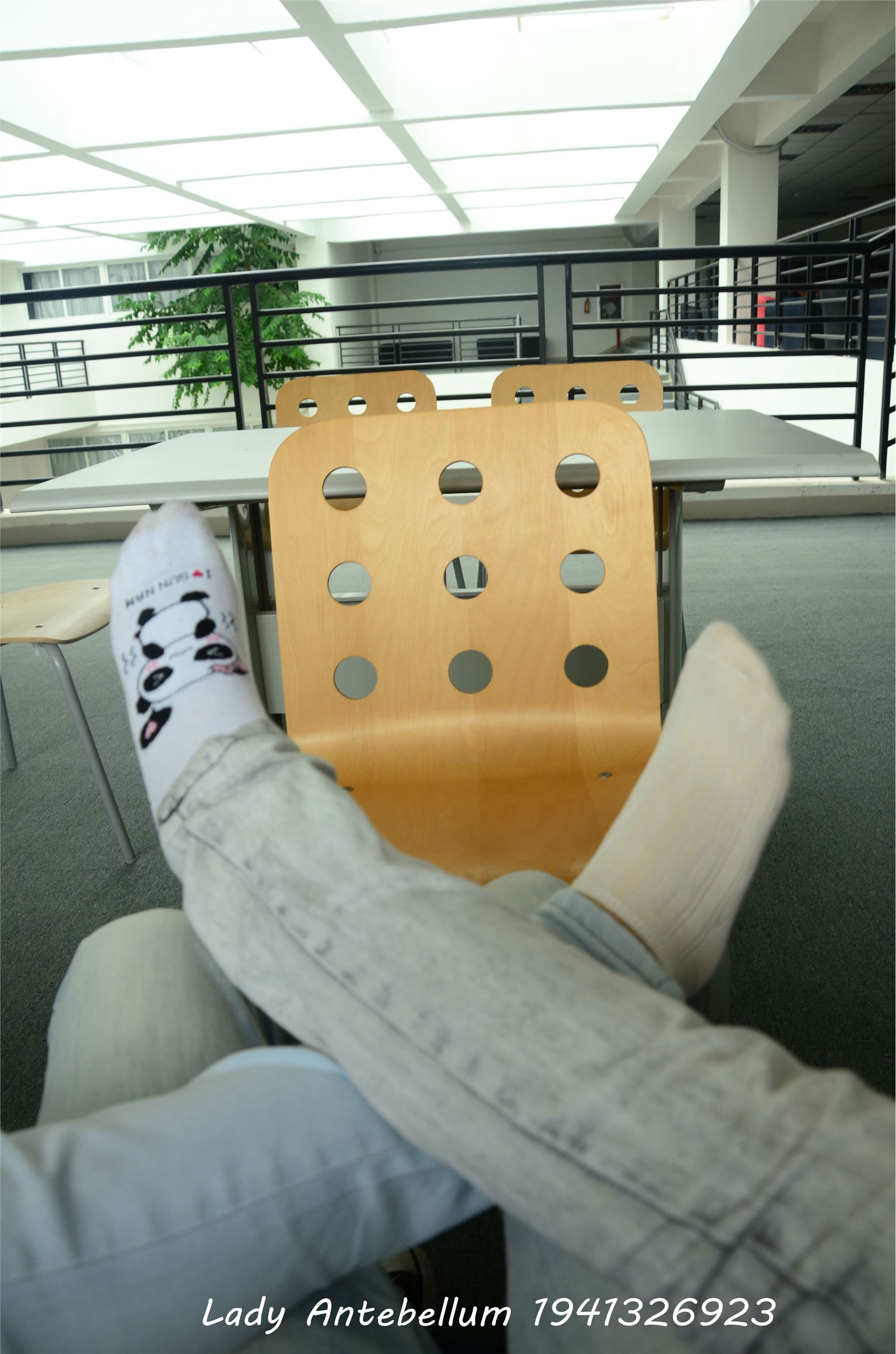 [战前女神] 恋足美腿棉袜女神级摄影套图 010