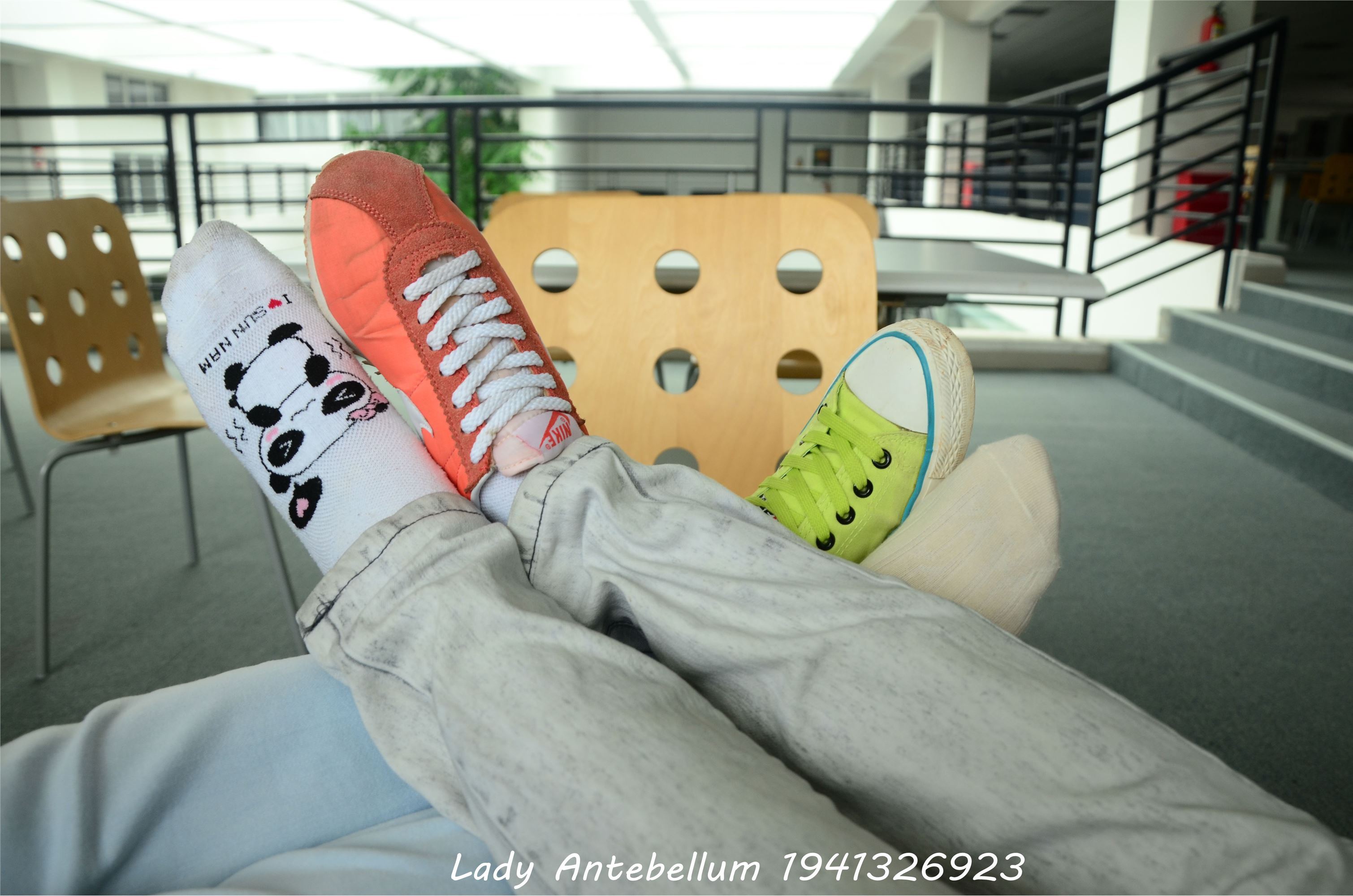 [战前女神] 恋足美腿棉袜女神级摄影套图 010