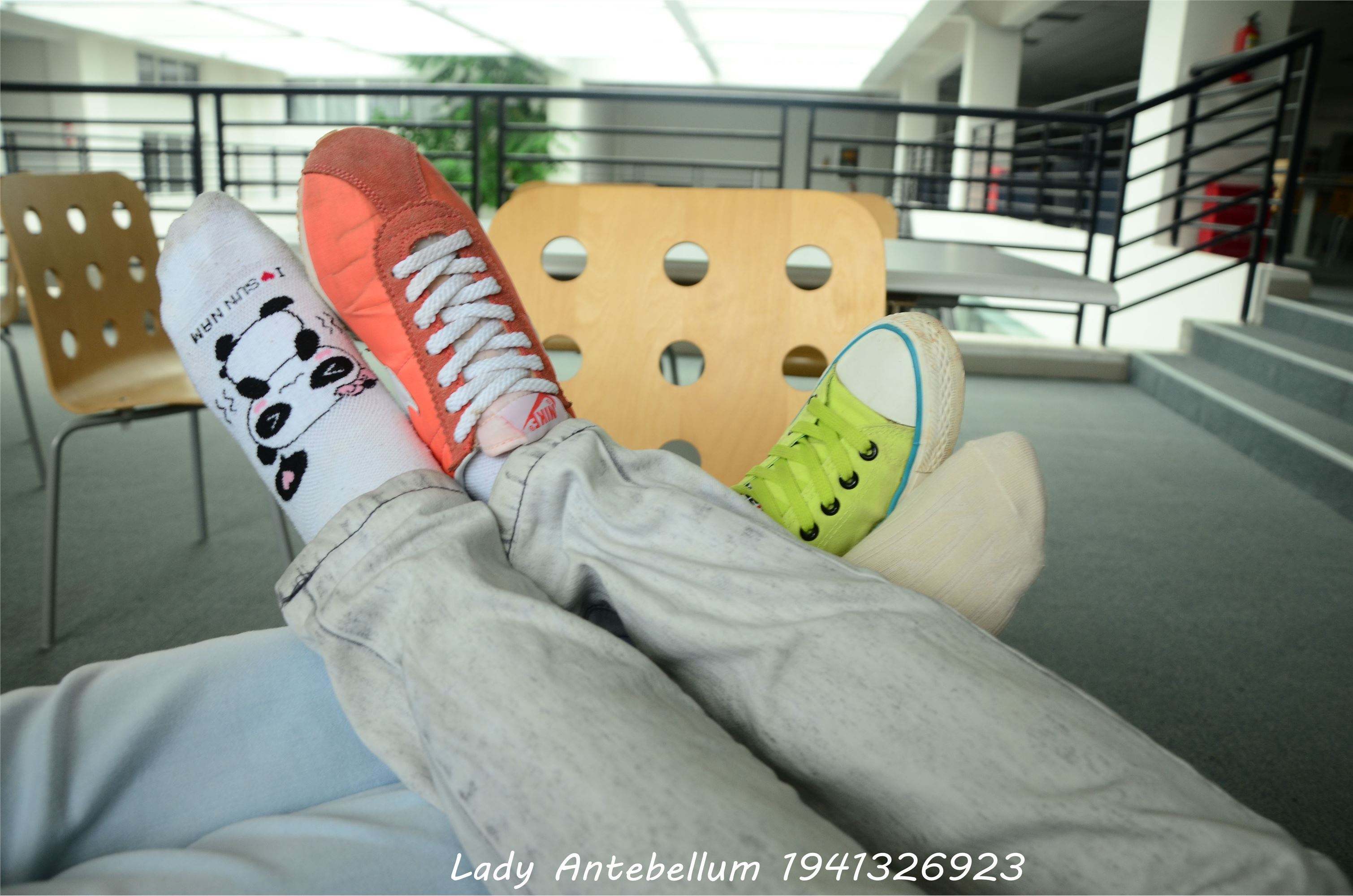 [战前女神] 恋足美腿棉袜女神级摄影套图 010