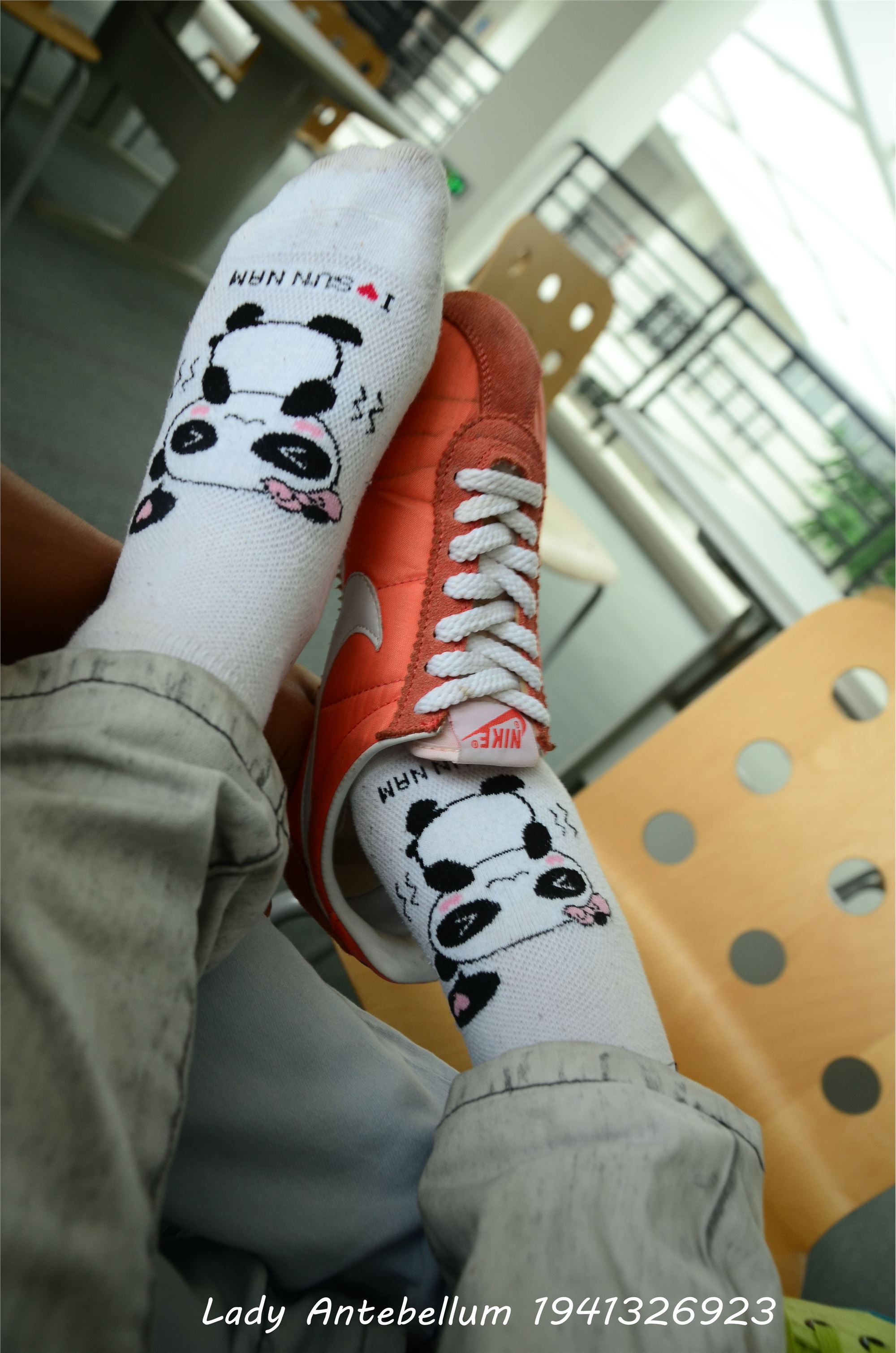 [战前女神] 恋足美腿棉袜女神级摄影套图 010