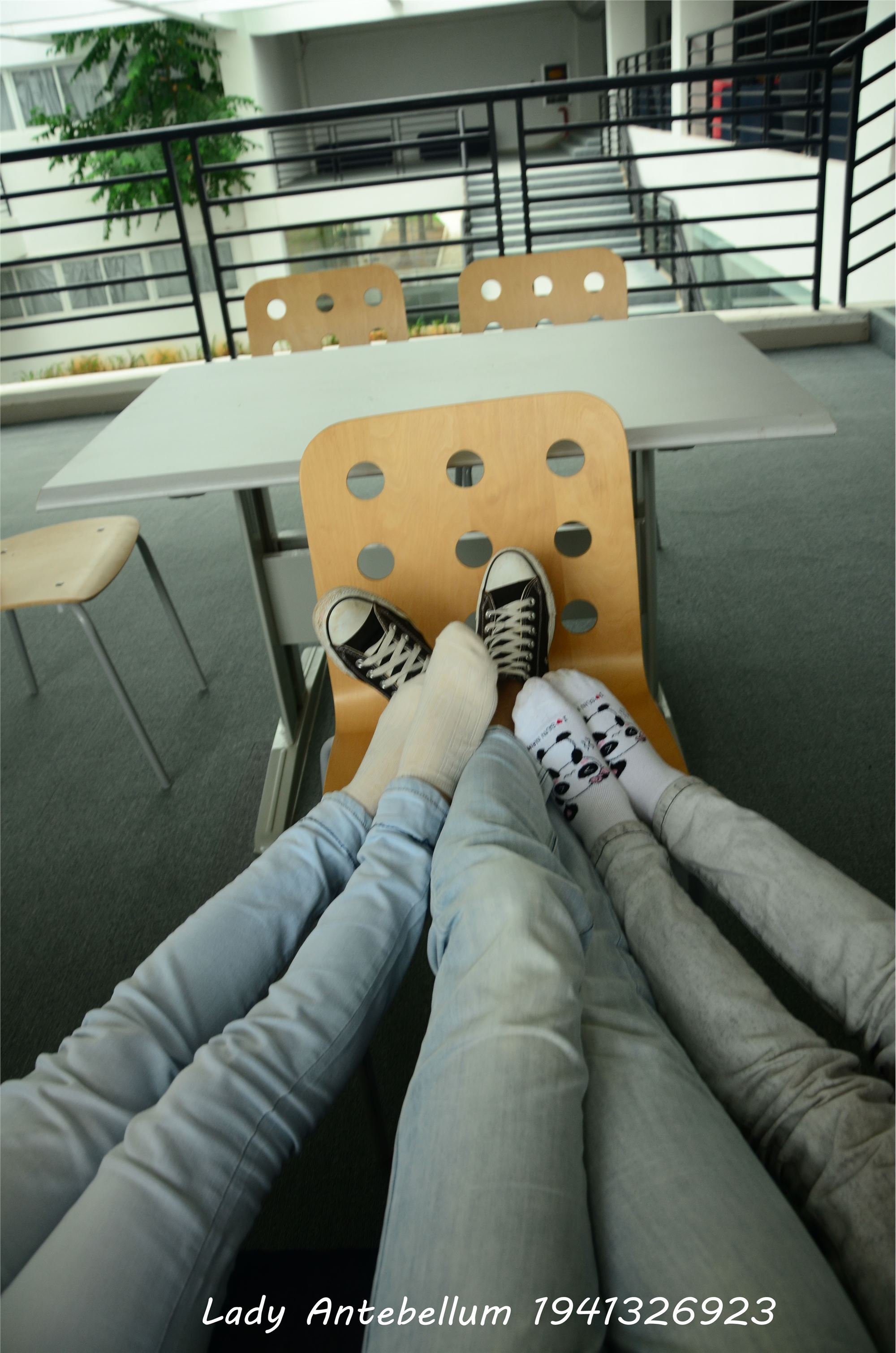 [战前女神] 恋足美腿棉袜女神级摄影套图 010