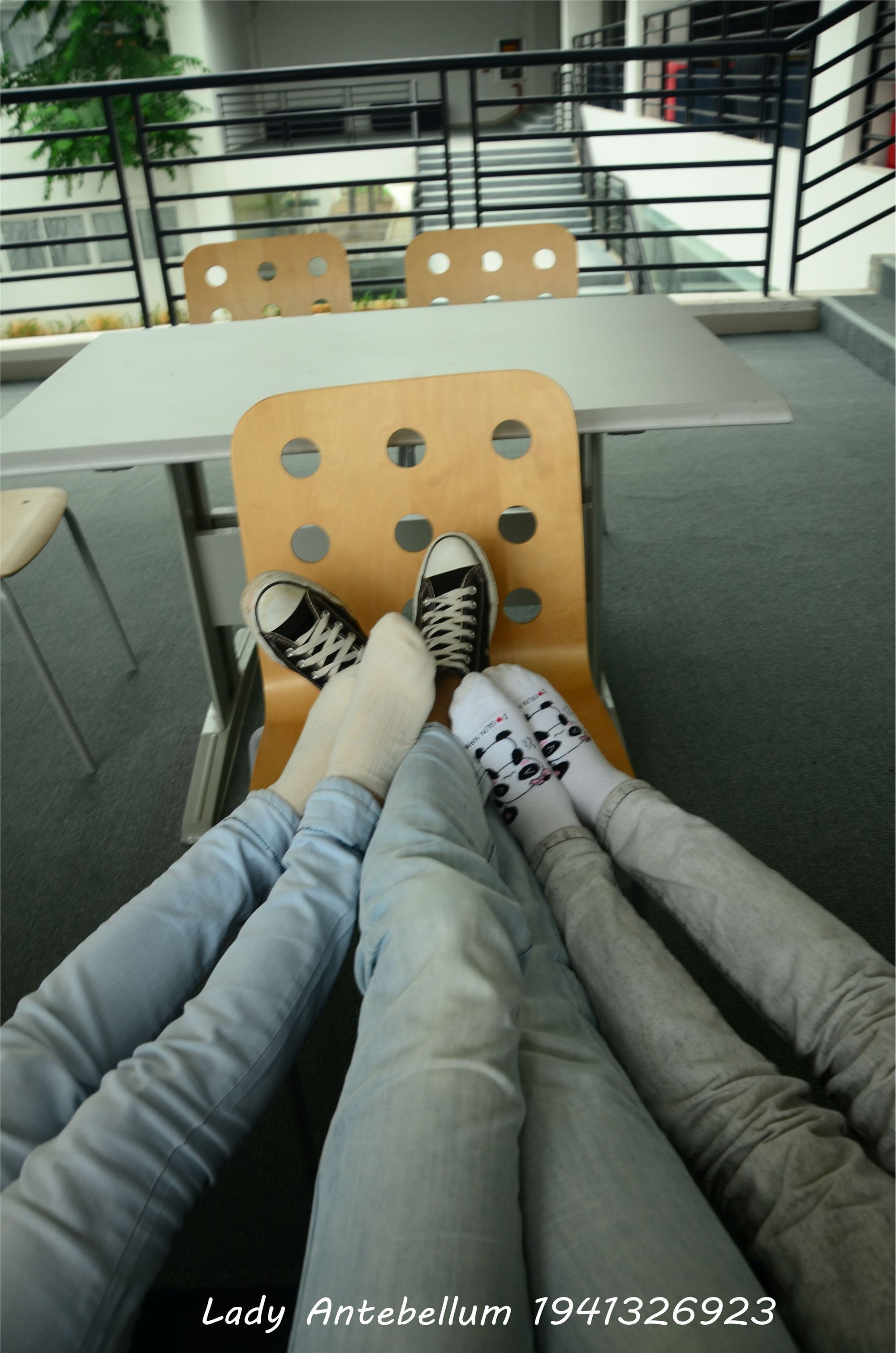 [战前女神] 恋足美腿棉袜女神级摄影套图 010