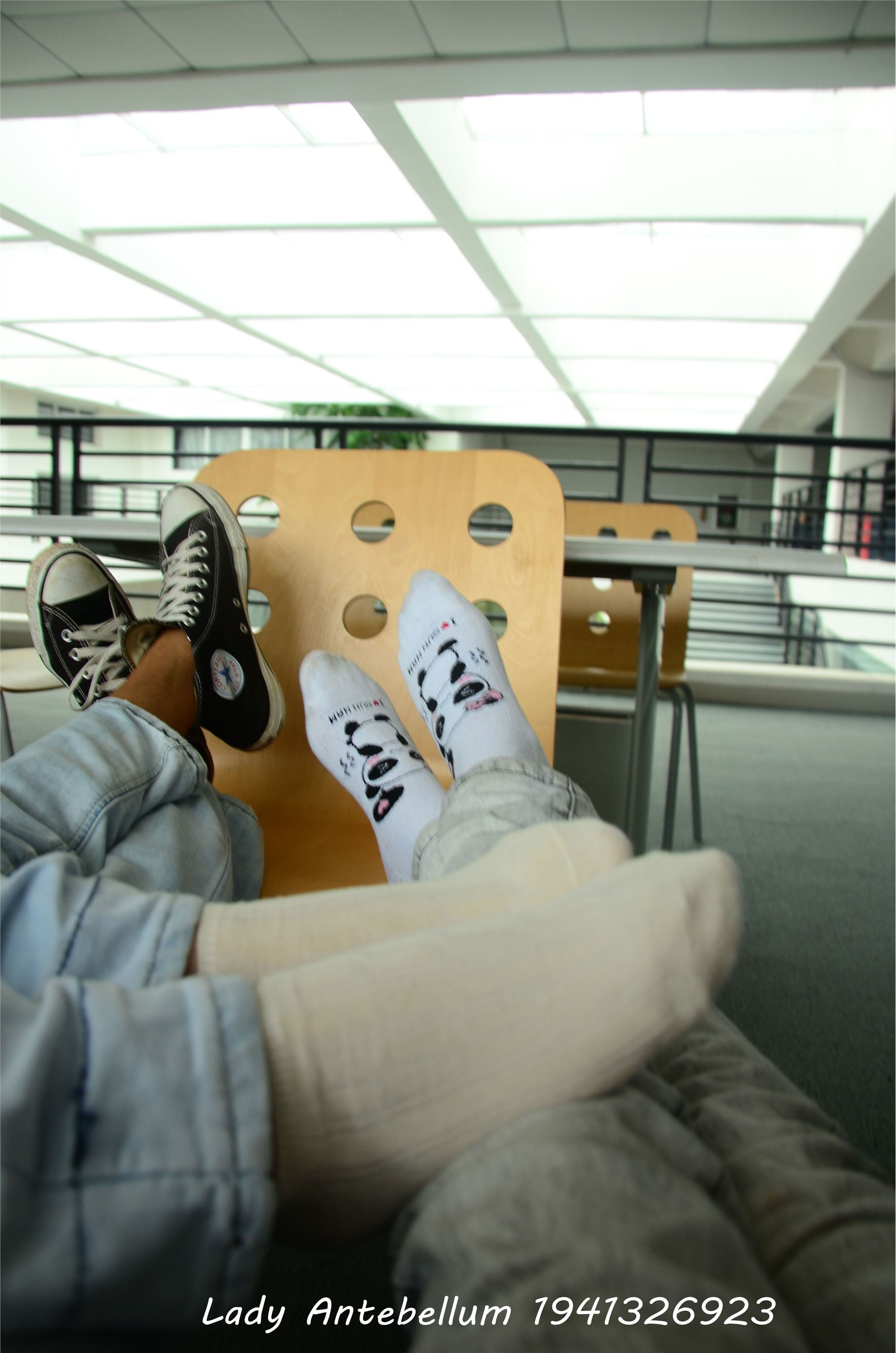 [战前女神] 恋足美腿棉袜女神级摄影套图 010