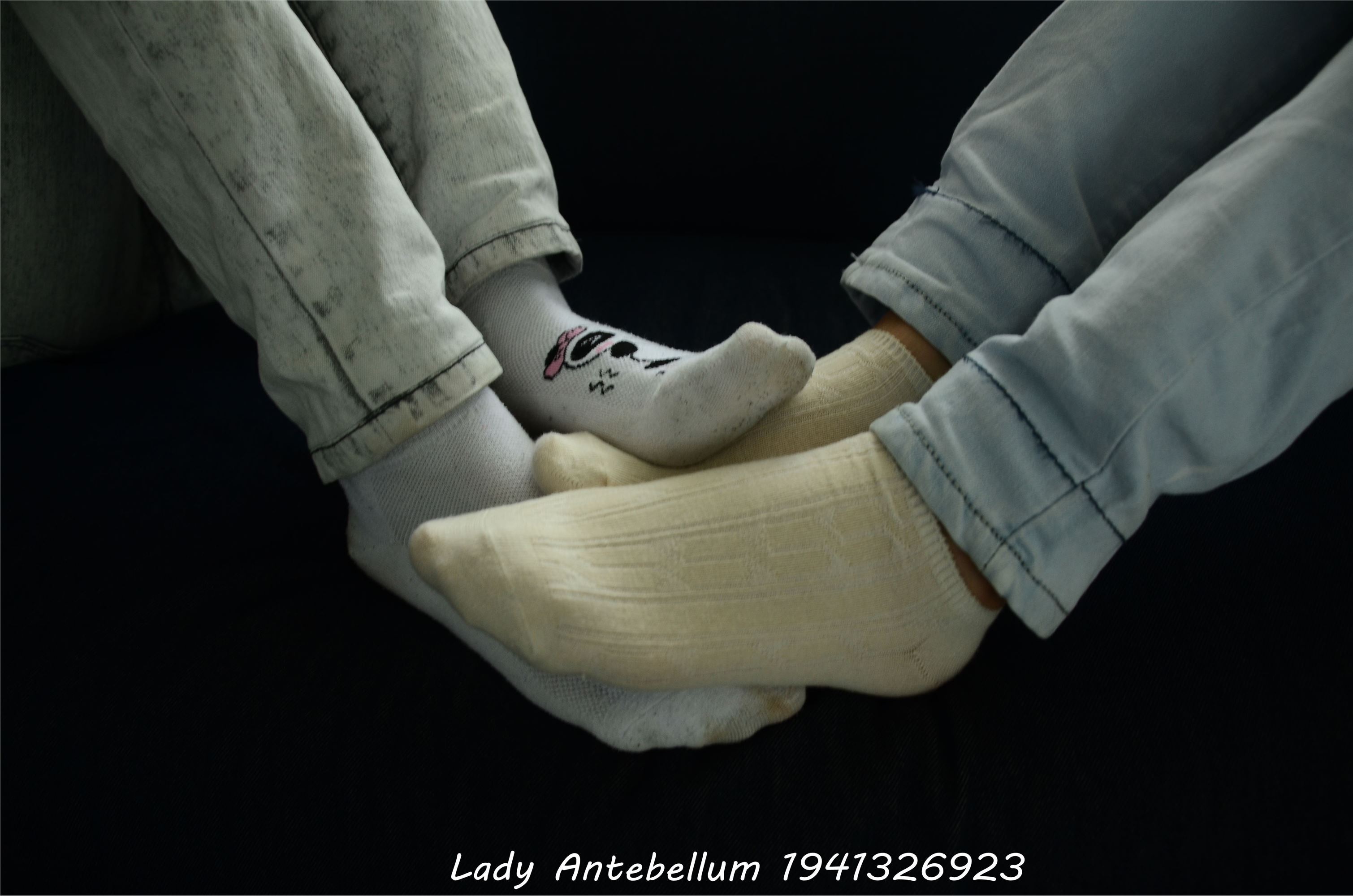 [战前女神] 恋足美腿棉袜女神级摄影套图 010