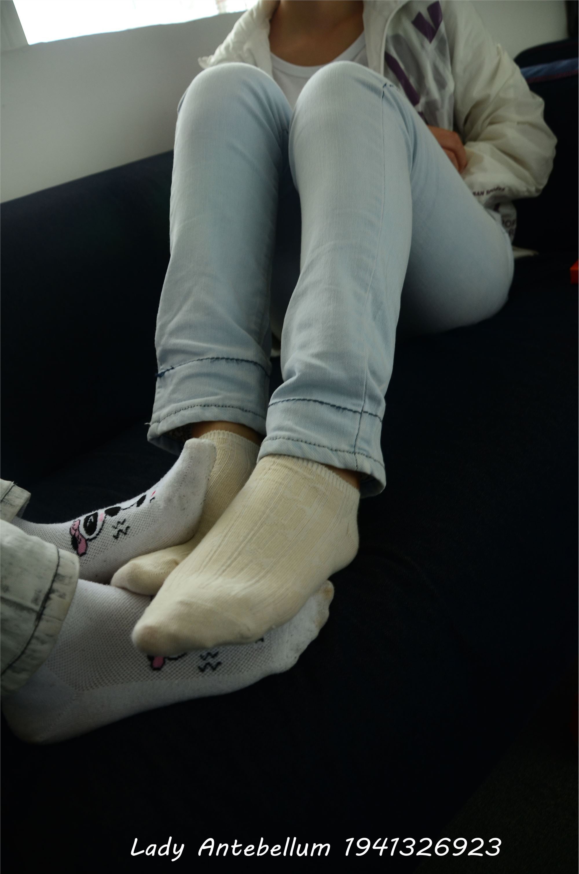 [战前女神] 恋足美腿棉袜女神级摄影套图 010