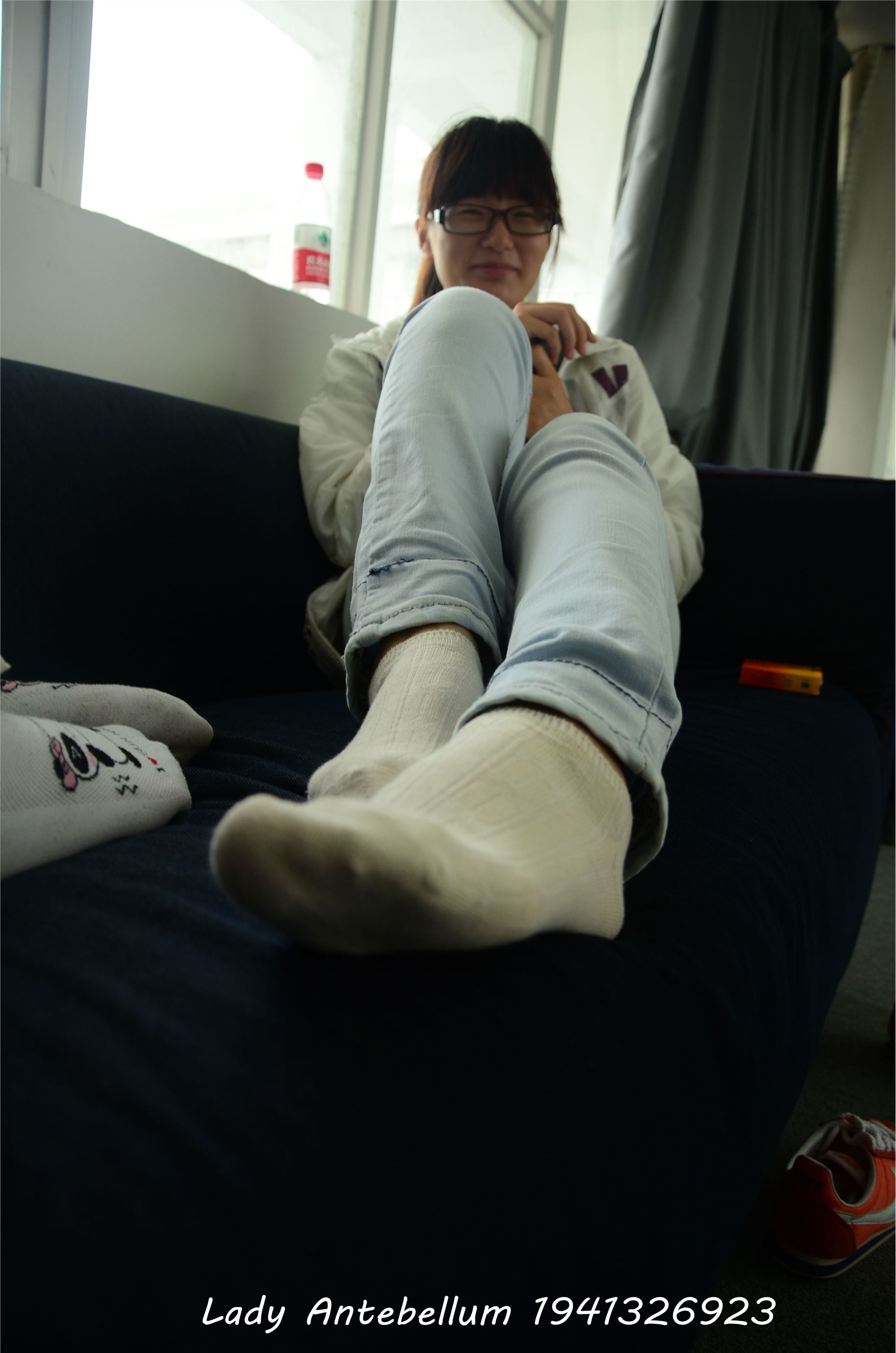 [战前女神] 恋足美腿棉袜女神级摄影套图 010