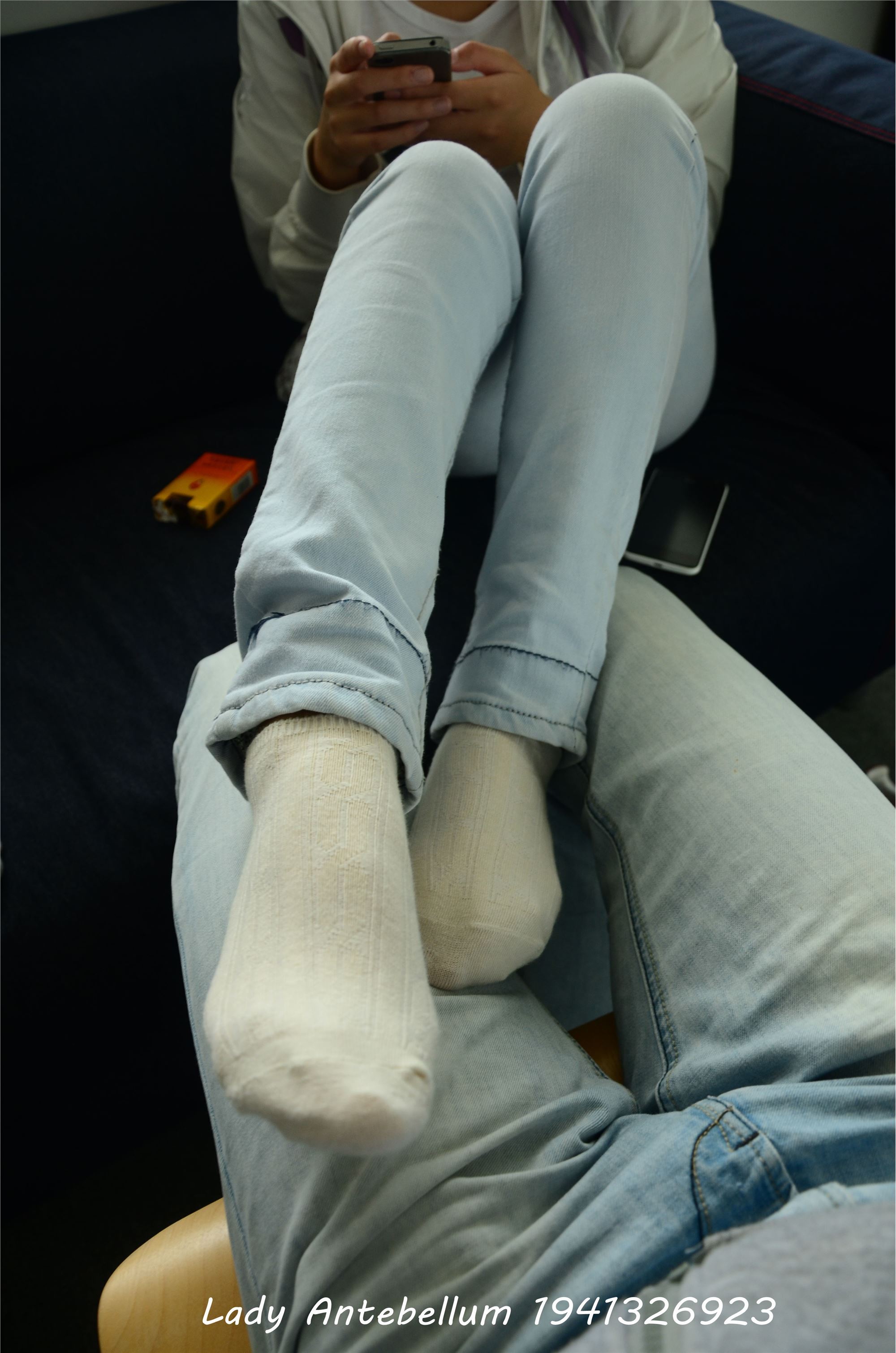 [战前女神] 恋足美腿棉袜女神级摄影套图 010