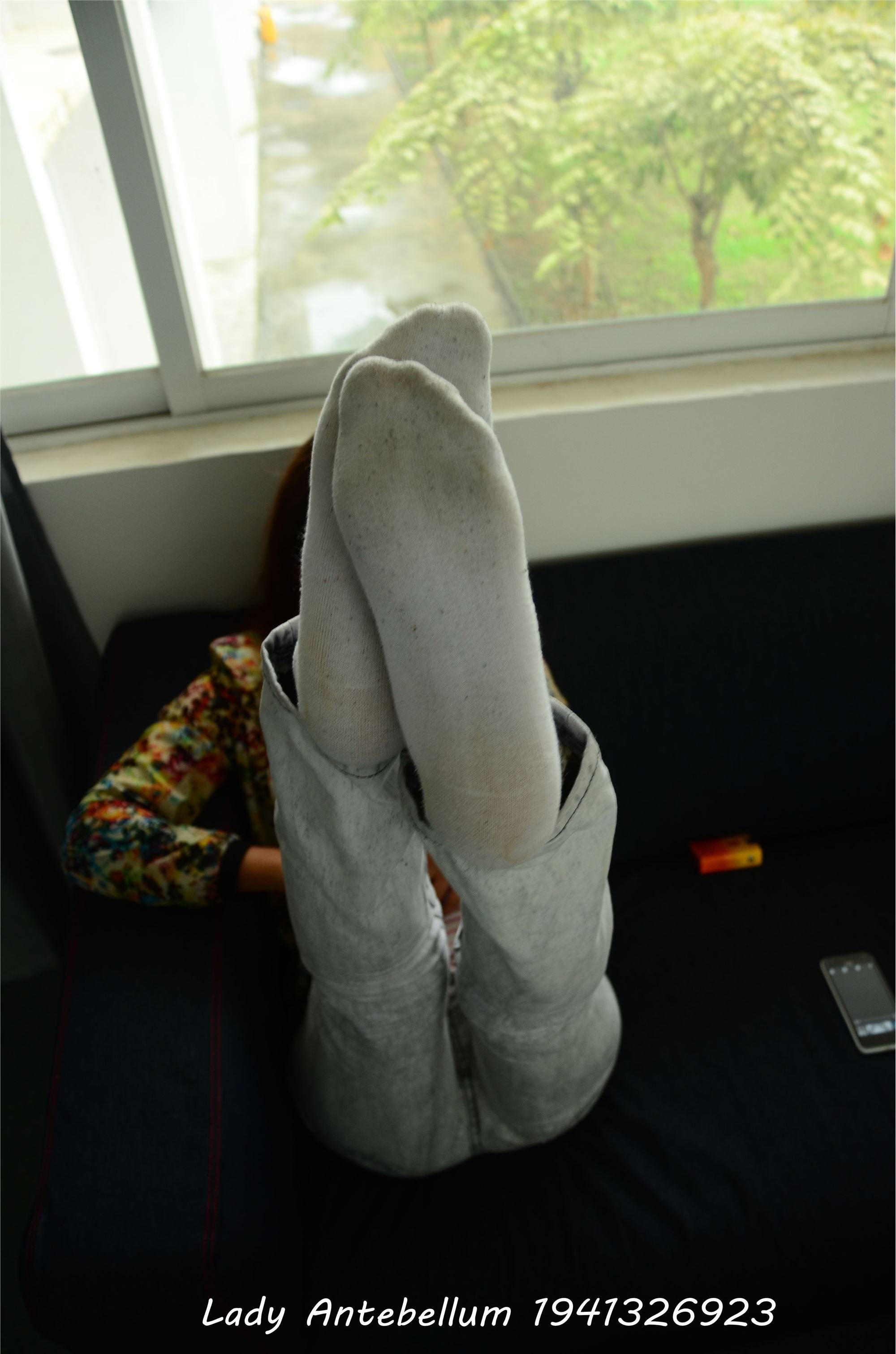 [战前女神] 恋足美腿棉袜女神级摄影套图 010