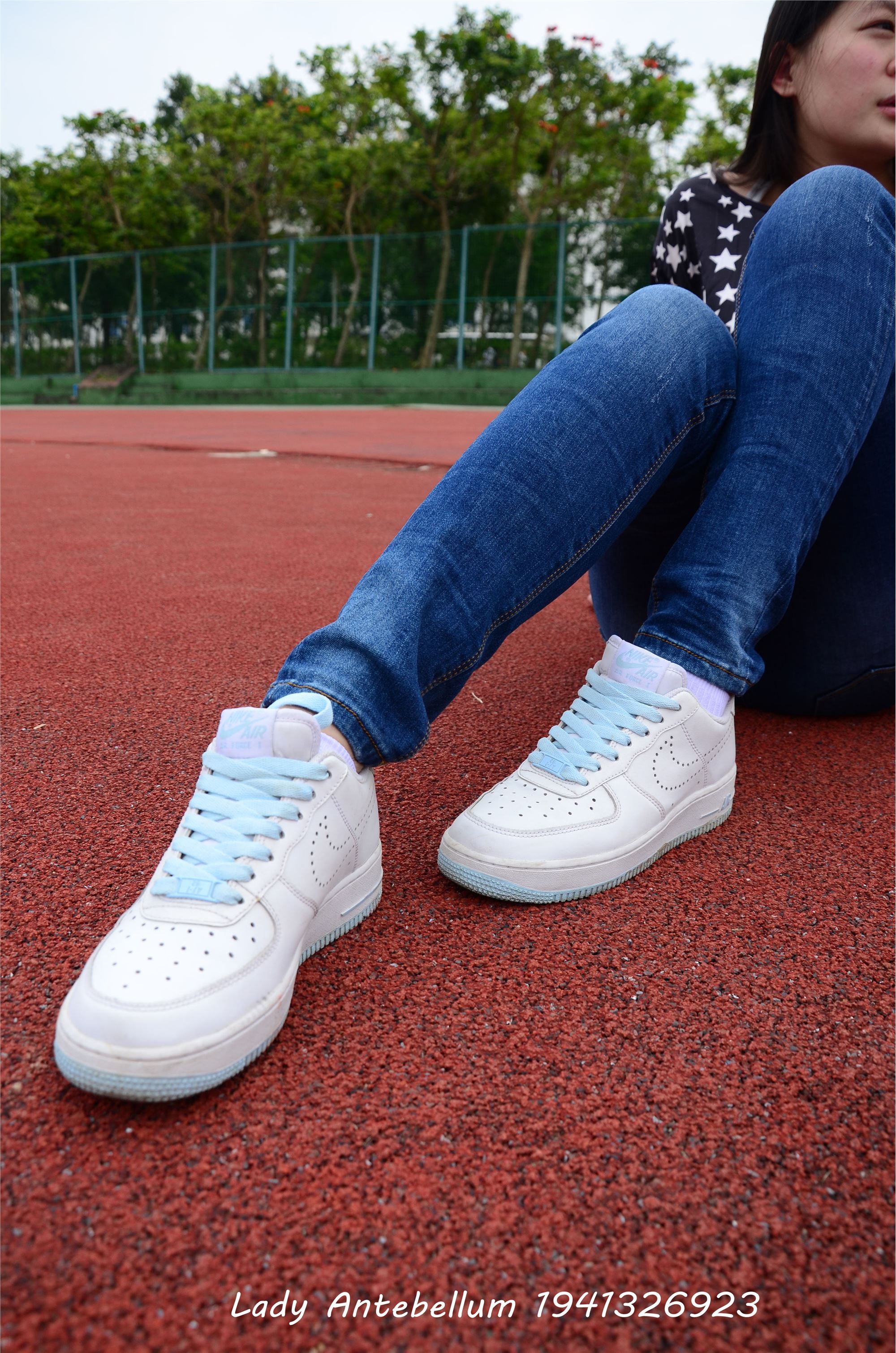 [战前女神] 恋足美腿棉袜女神级摄影套图 011