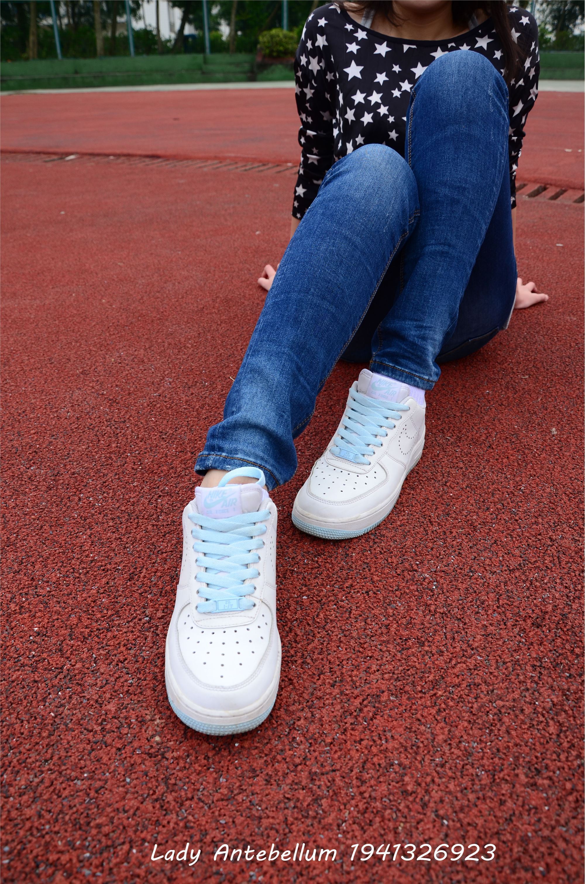 [战前女神] 恋足美腿棉袜女神级摄影套图 011