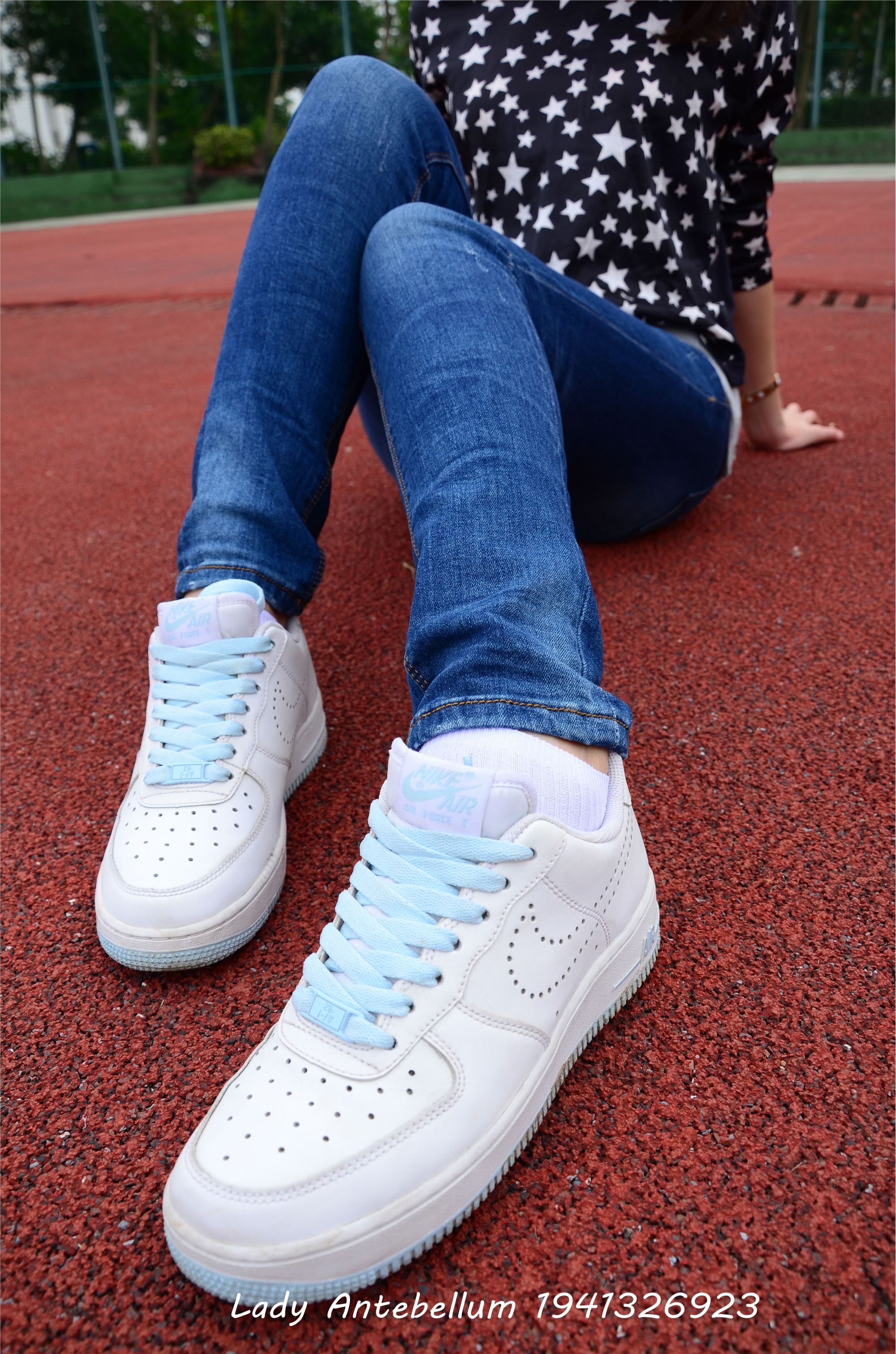 [战前女神] 恋足美腿棉袜女神级摄影套图 011