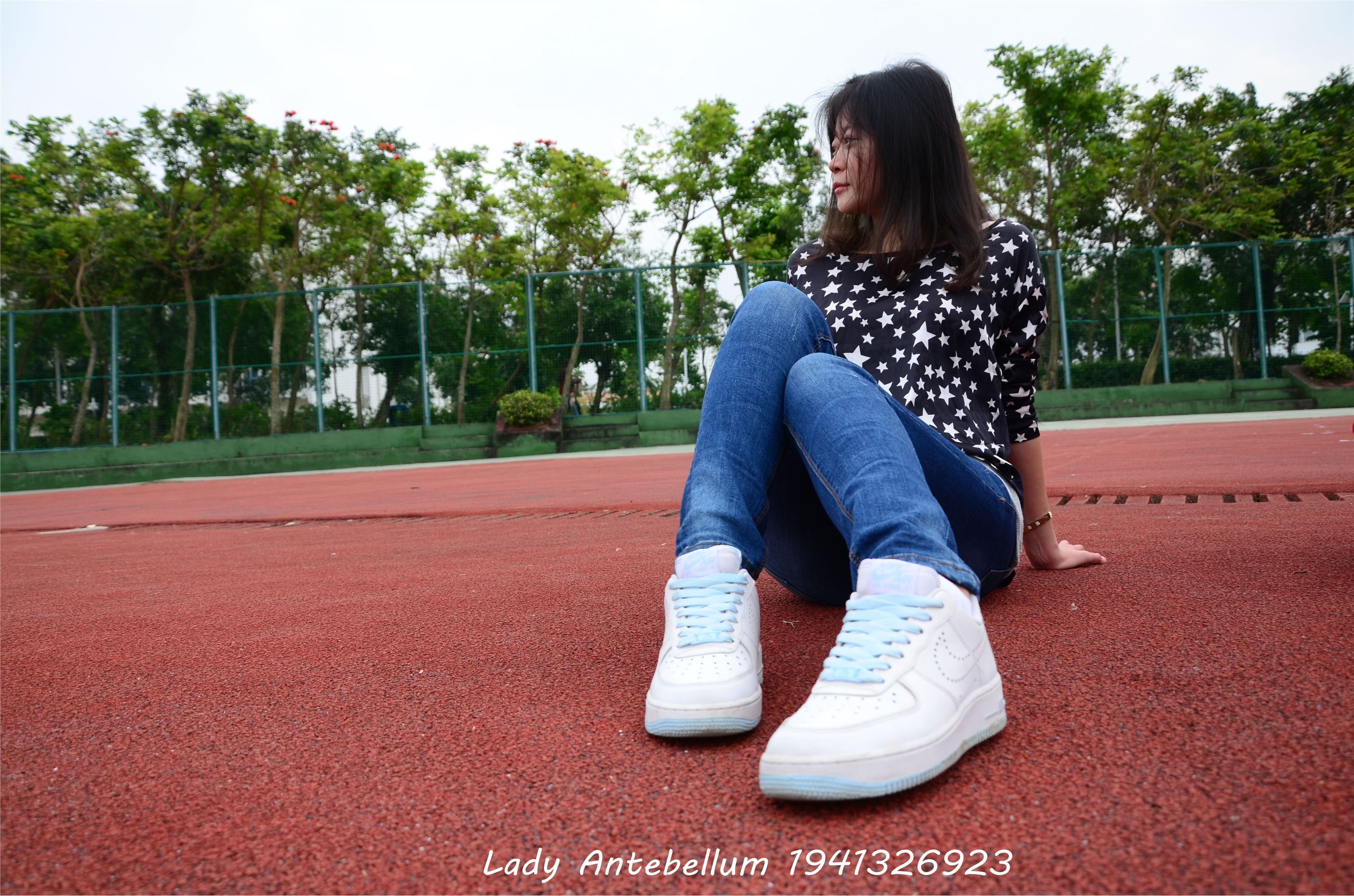 [战前女神] 恋足美腿棉袜女神级摄影套图 011