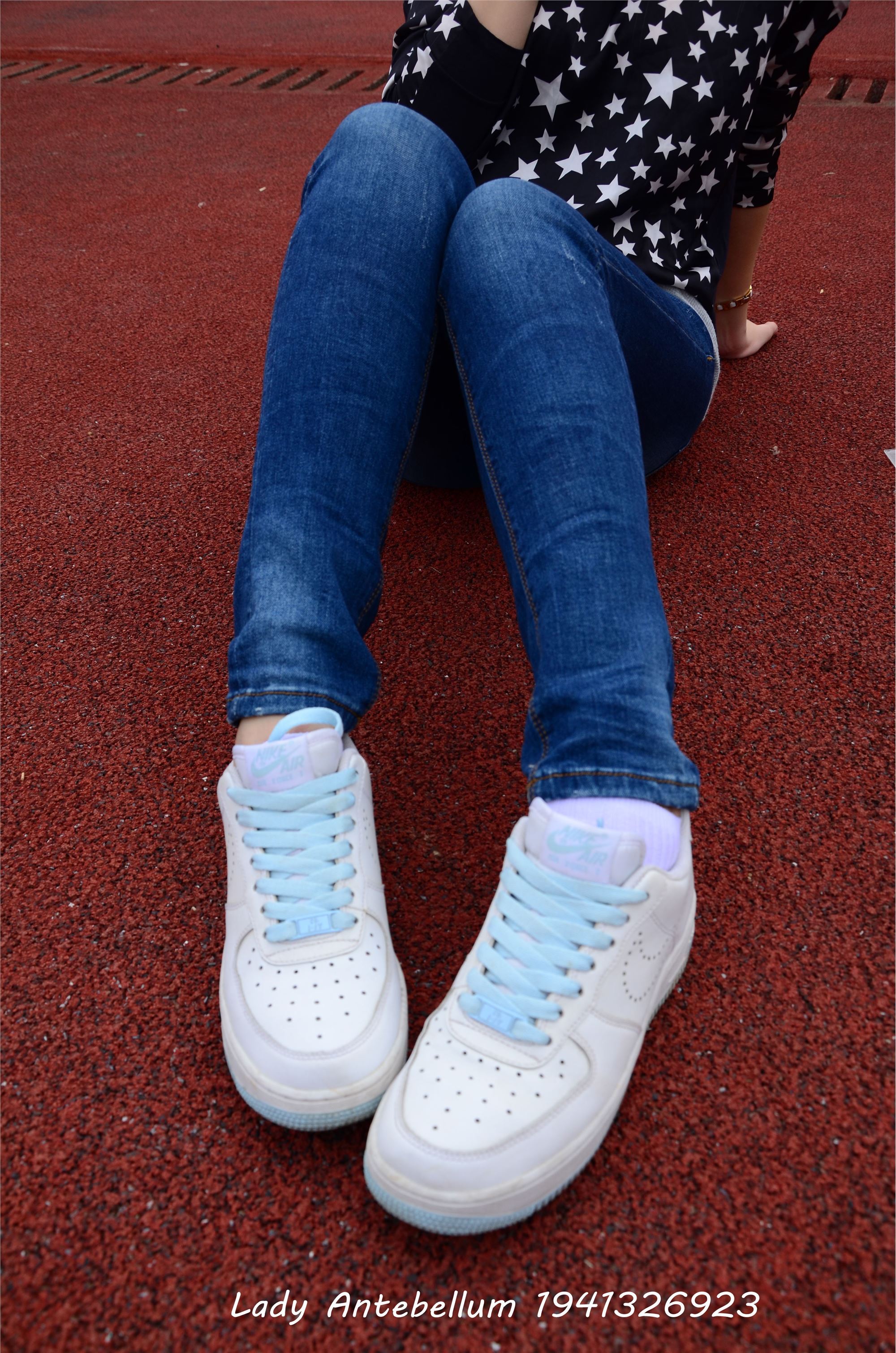 [战前女神] 恋足美腿棉袜女神级摄影套图 011