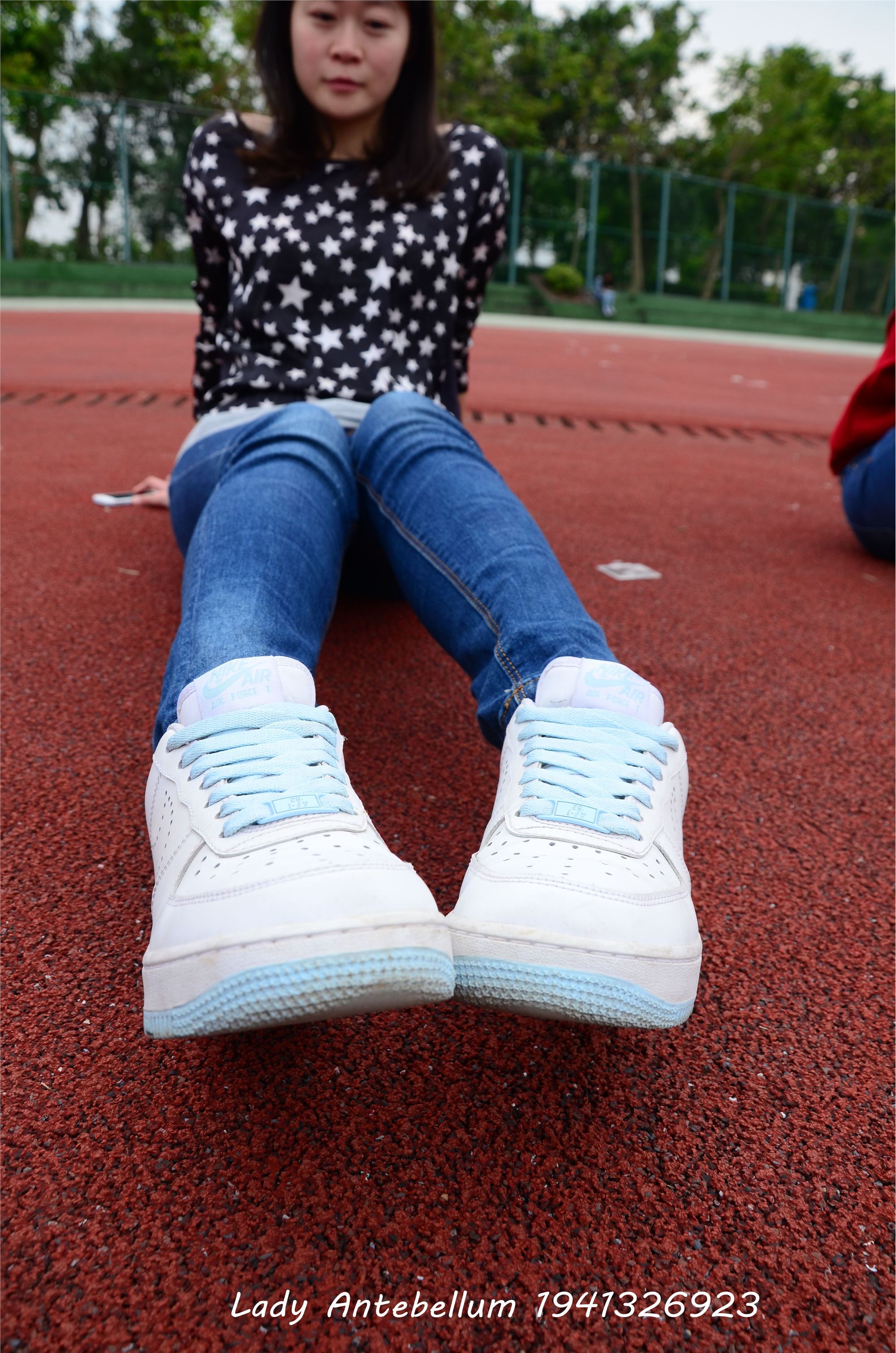 [战前女神] 恋足美腿棉袜女神级摄影套图 011