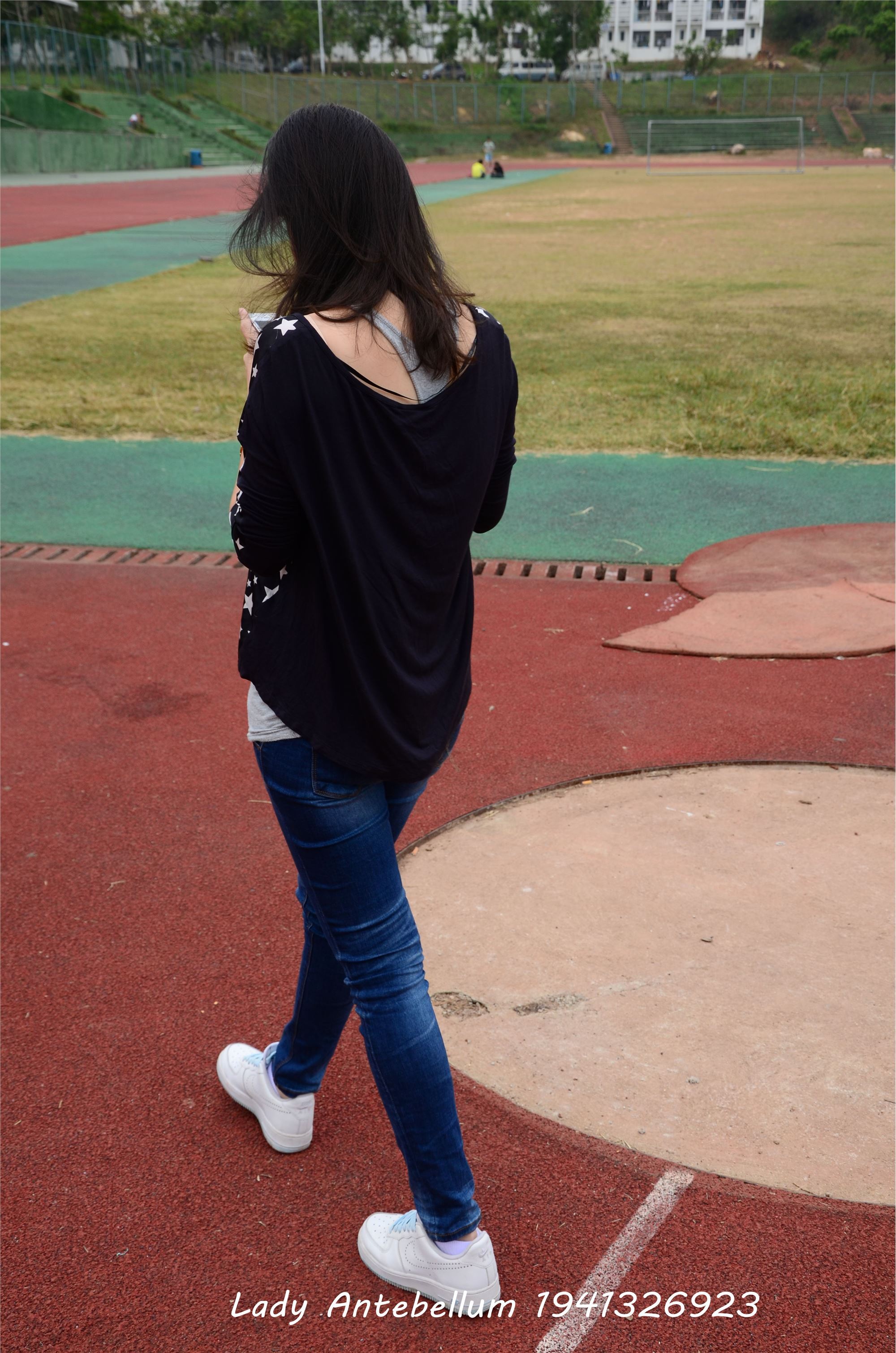 [战前女神] 恋足美腿棉袜女神级摄影套图 011