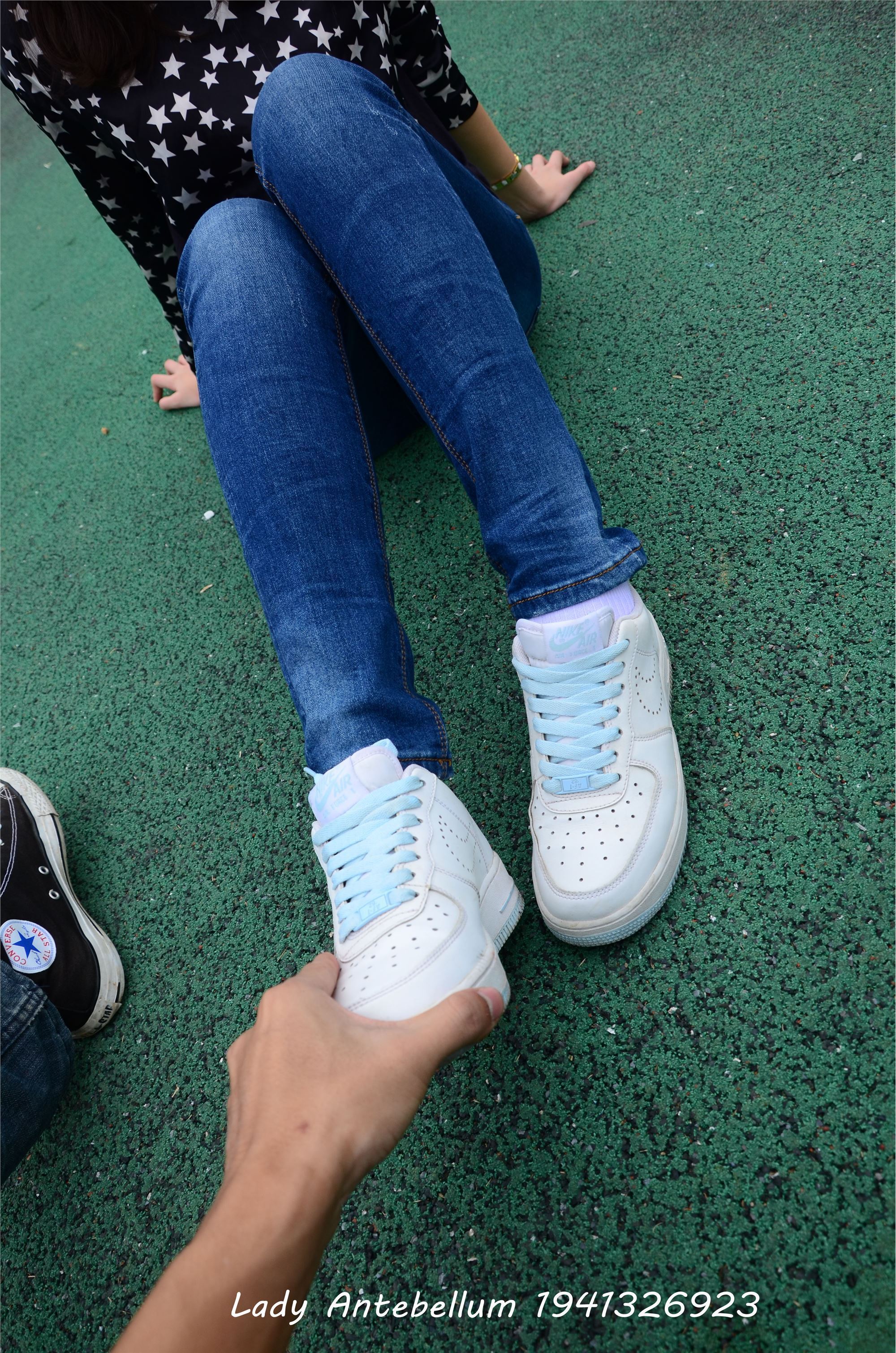 [战前女神] 恋足美腿棉袜女神级摄影套图 011