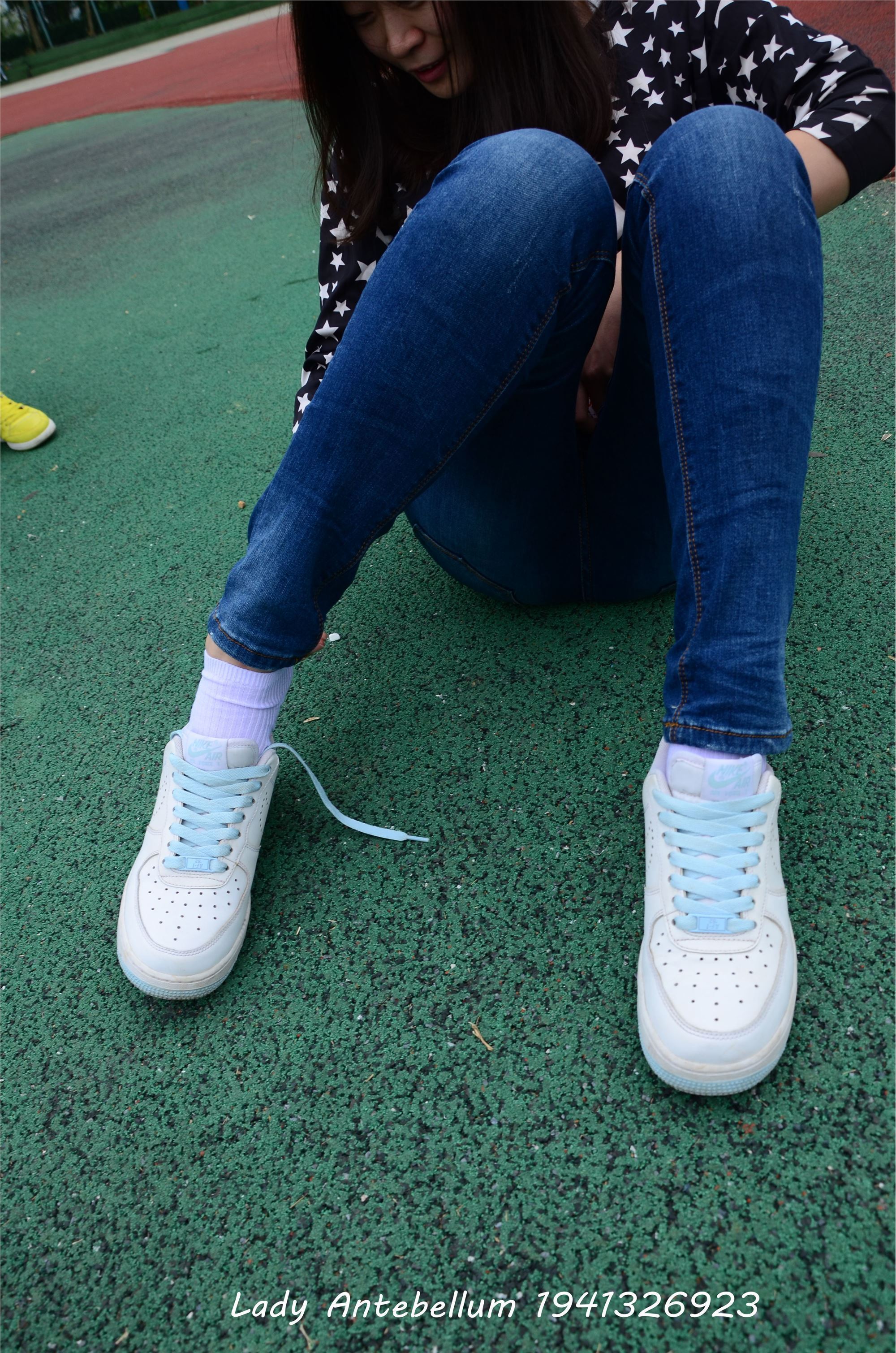 [战前女神] 恋足美腿棉袜女神级摄影套图 011