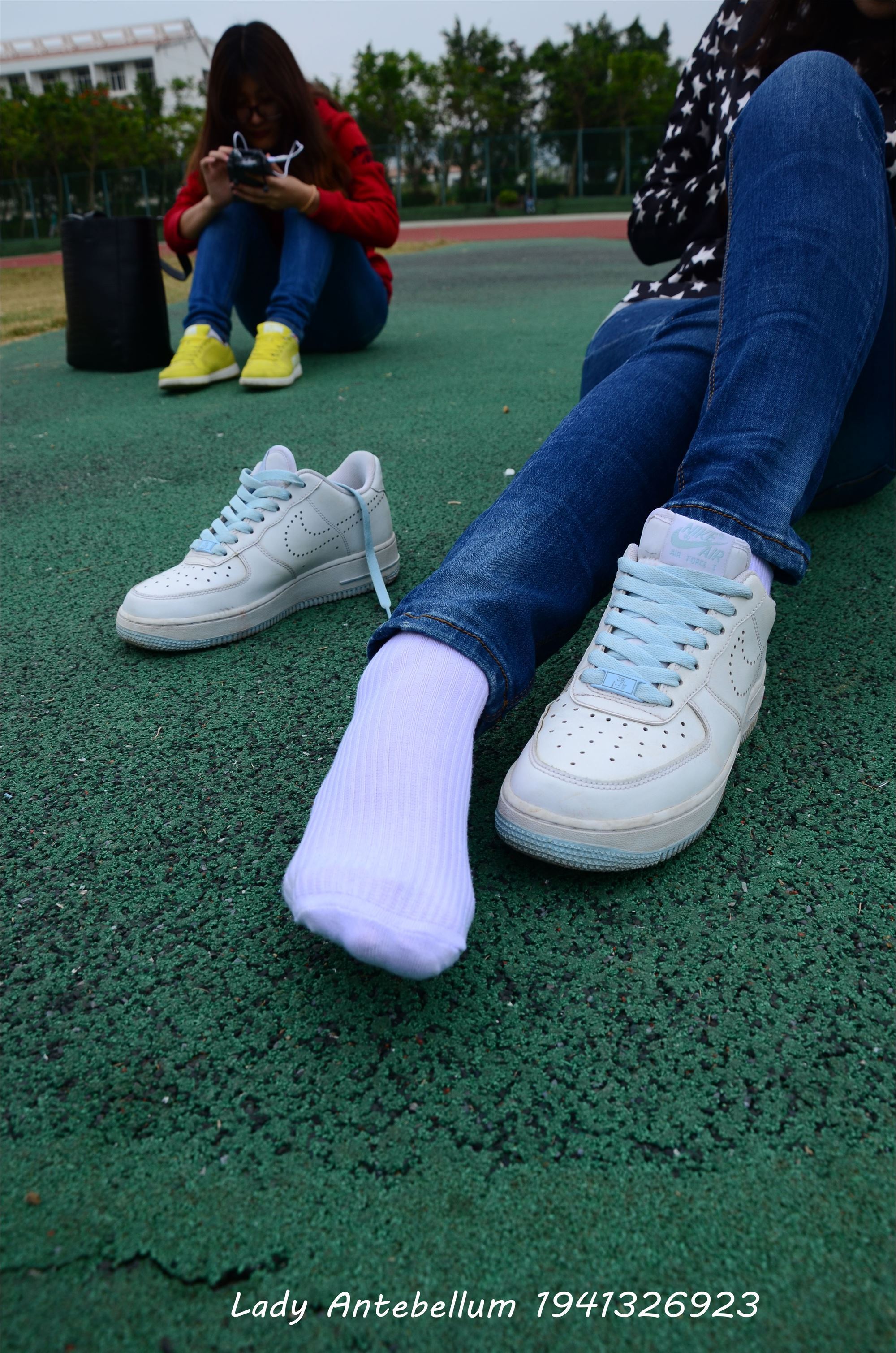 [战前女神] 恋足美腿棉袜女神级摄影套图 011