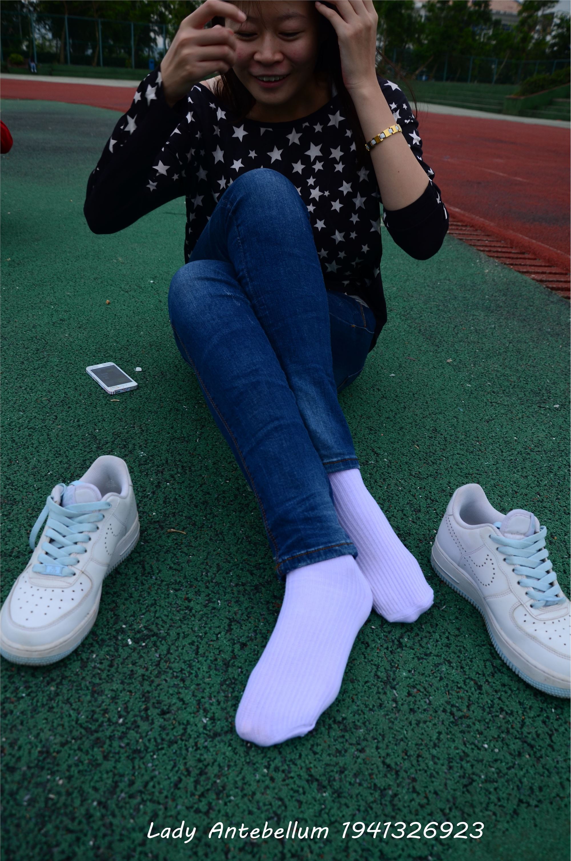 [战前女神] 恋足美腿棉袜女神级摄影套图 011